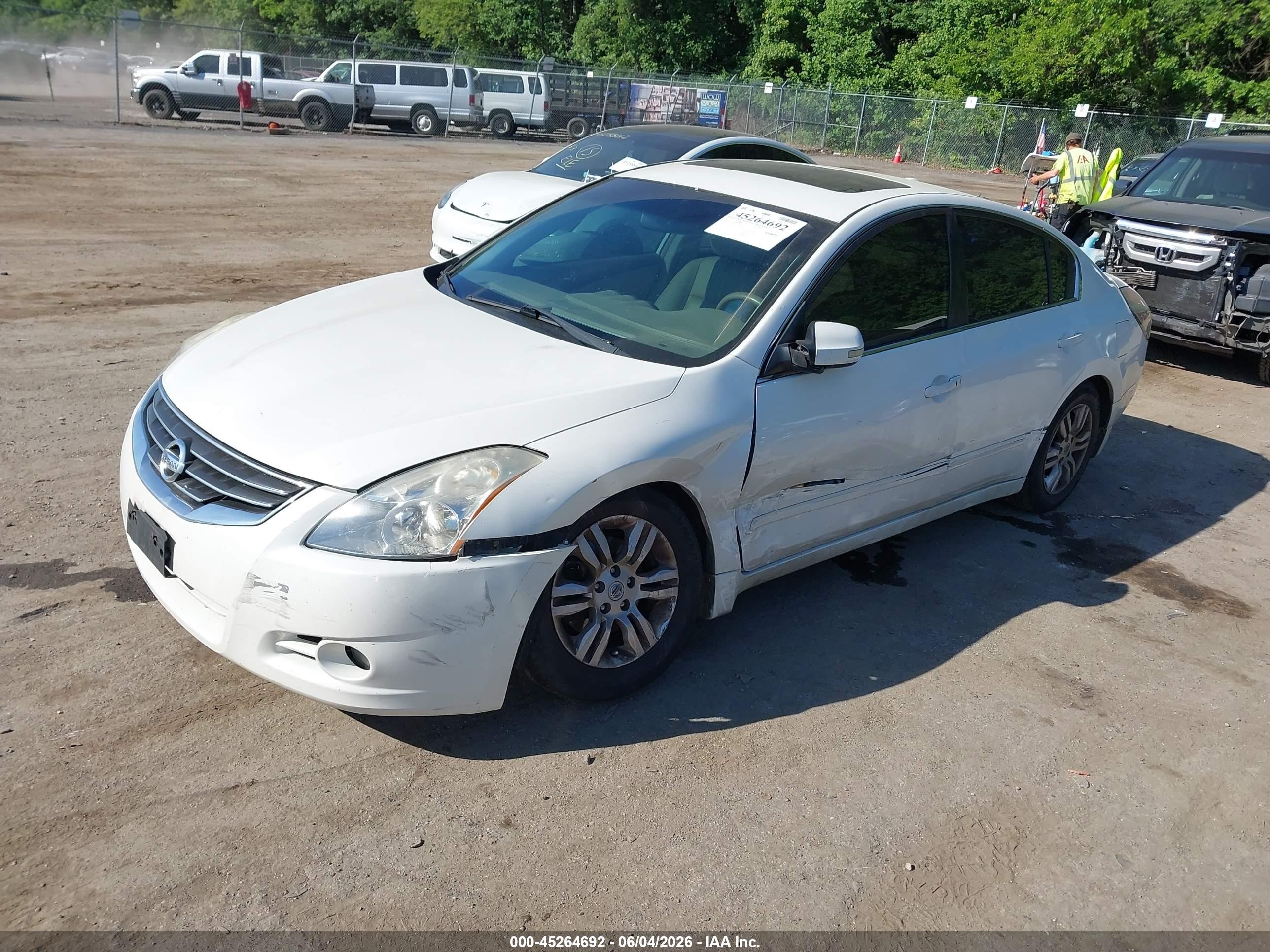 2010 Nissan Altima 2.5 S White vin: 1N4AL2AP8AC176321