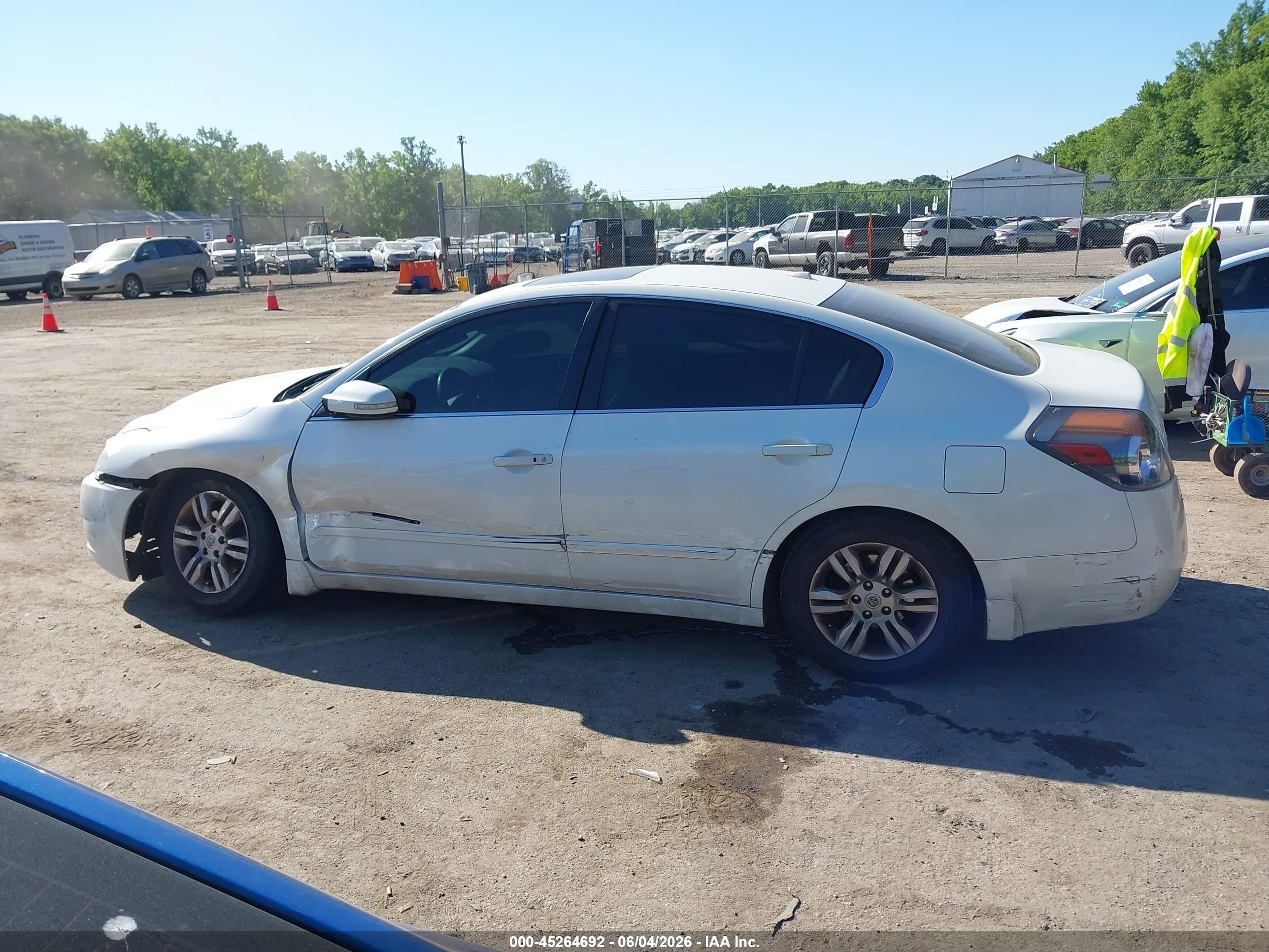 2010 Nissan Altima 2.5 S White vin: 1N4AL2AP8AC176321