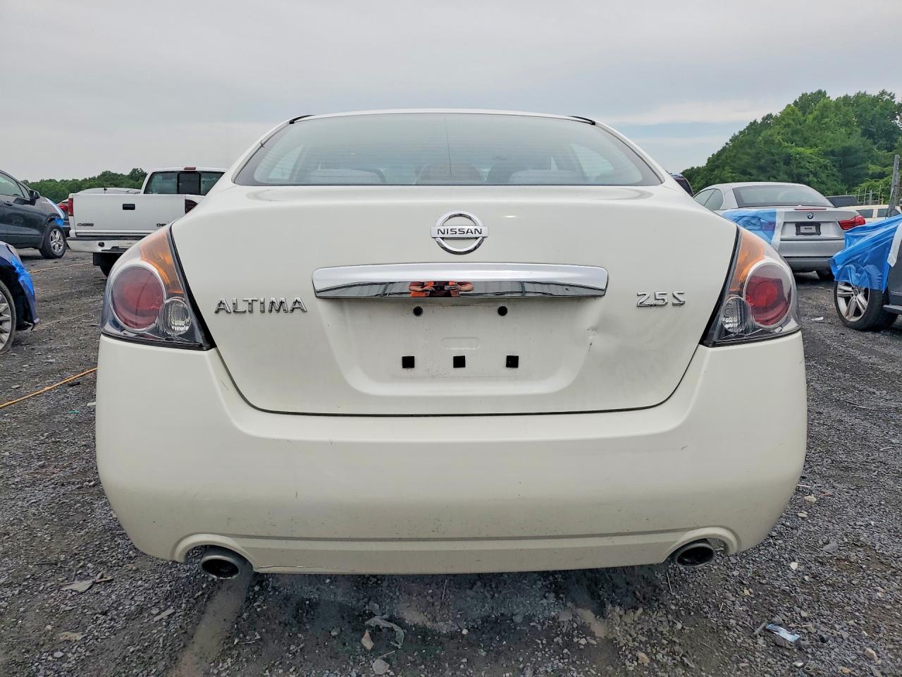 2010 Nissan Altima 2.5 White vin: 1N4AL2AP8AC181518
