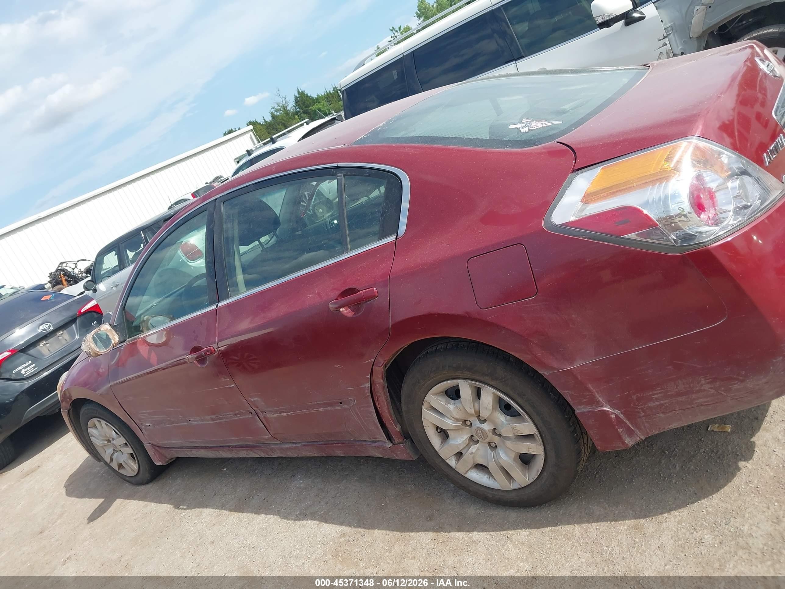 2010 Nissan Altima 2.5 S Red vin: 1N4AL2AP8AN465798