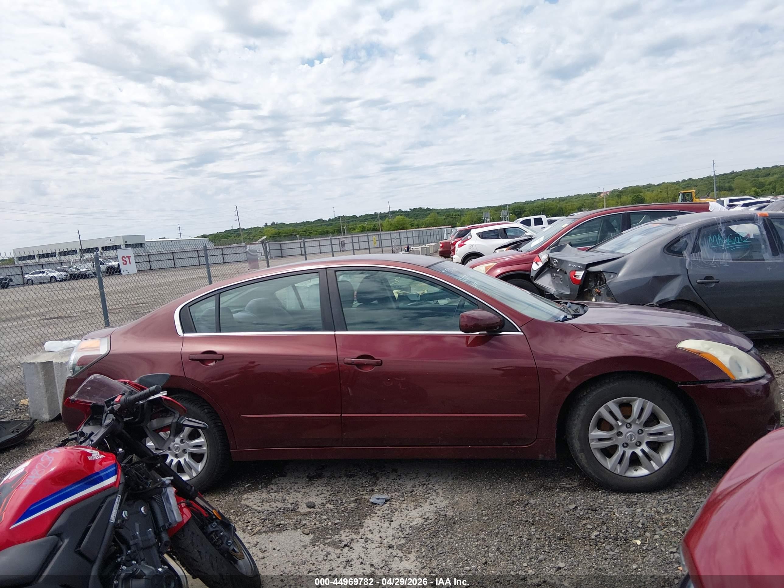 2010 Nissan Altima 2.5 S Maroon vin: 1N4AL2AP8AN510027