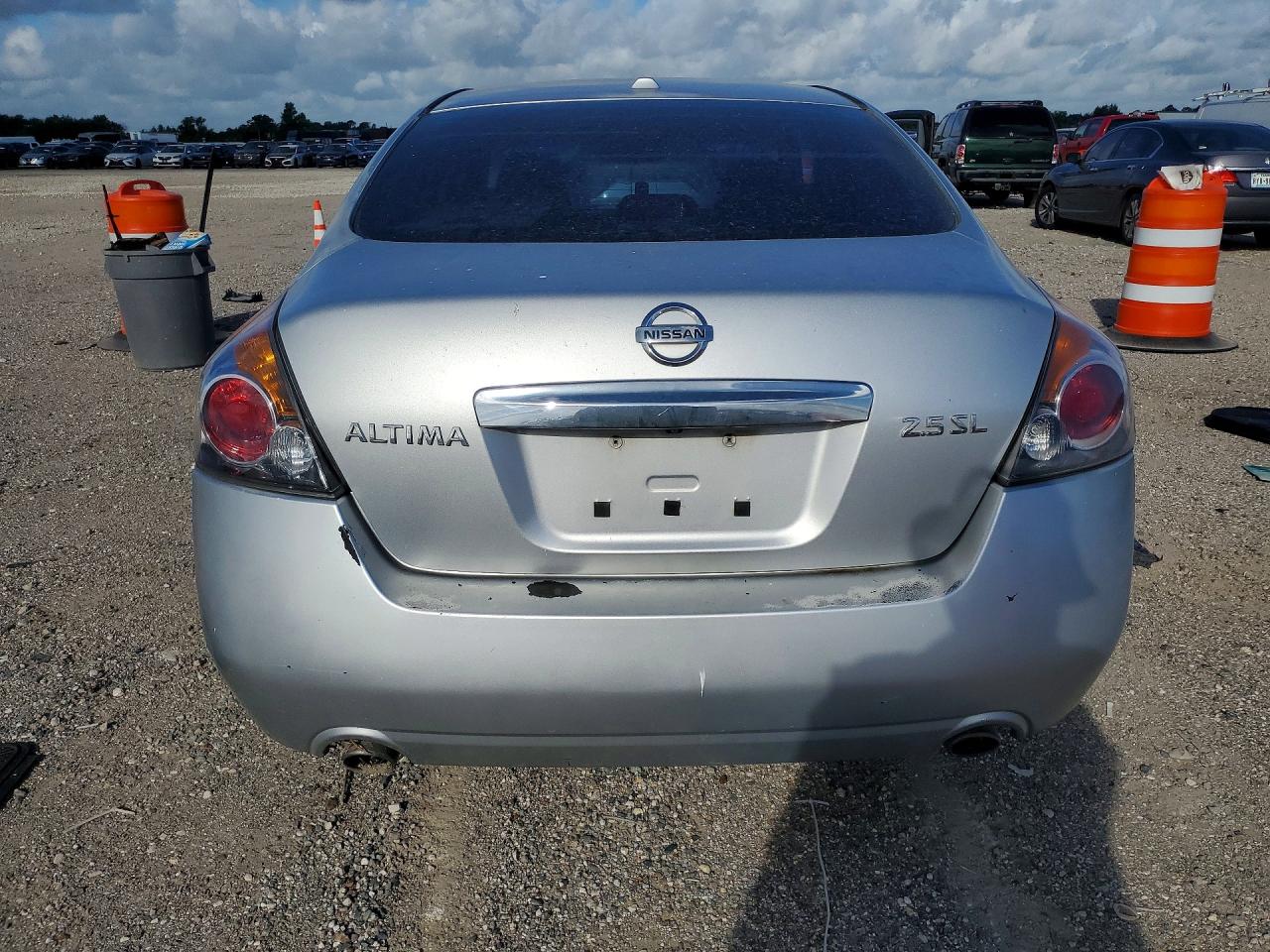 2010 Nissan Altima 2.5 Silver vin: 1N4AL2AP8AN553444