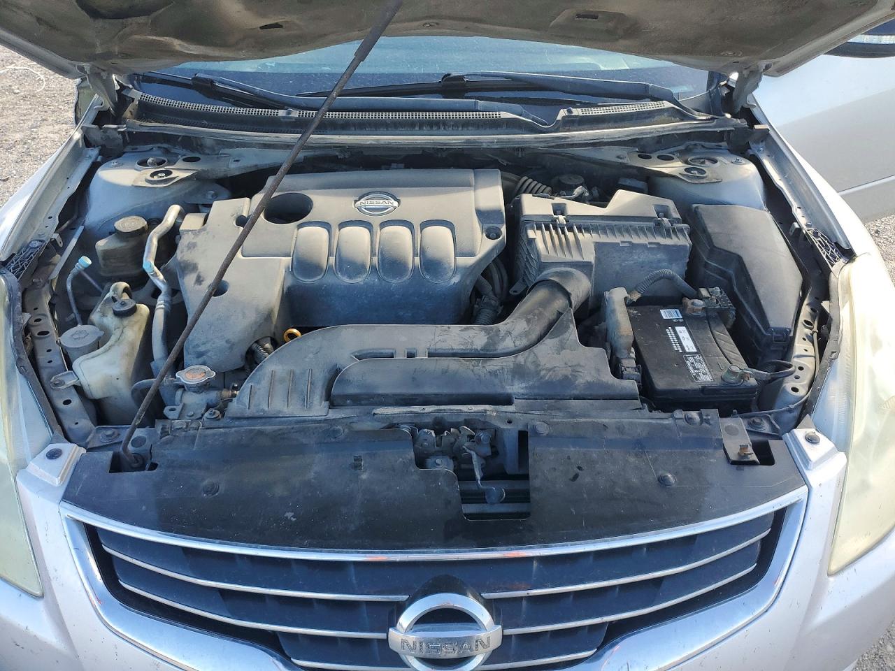 2010 Nissan Altima 2.5 Silver vin: 1N4AL2AP8AN553444