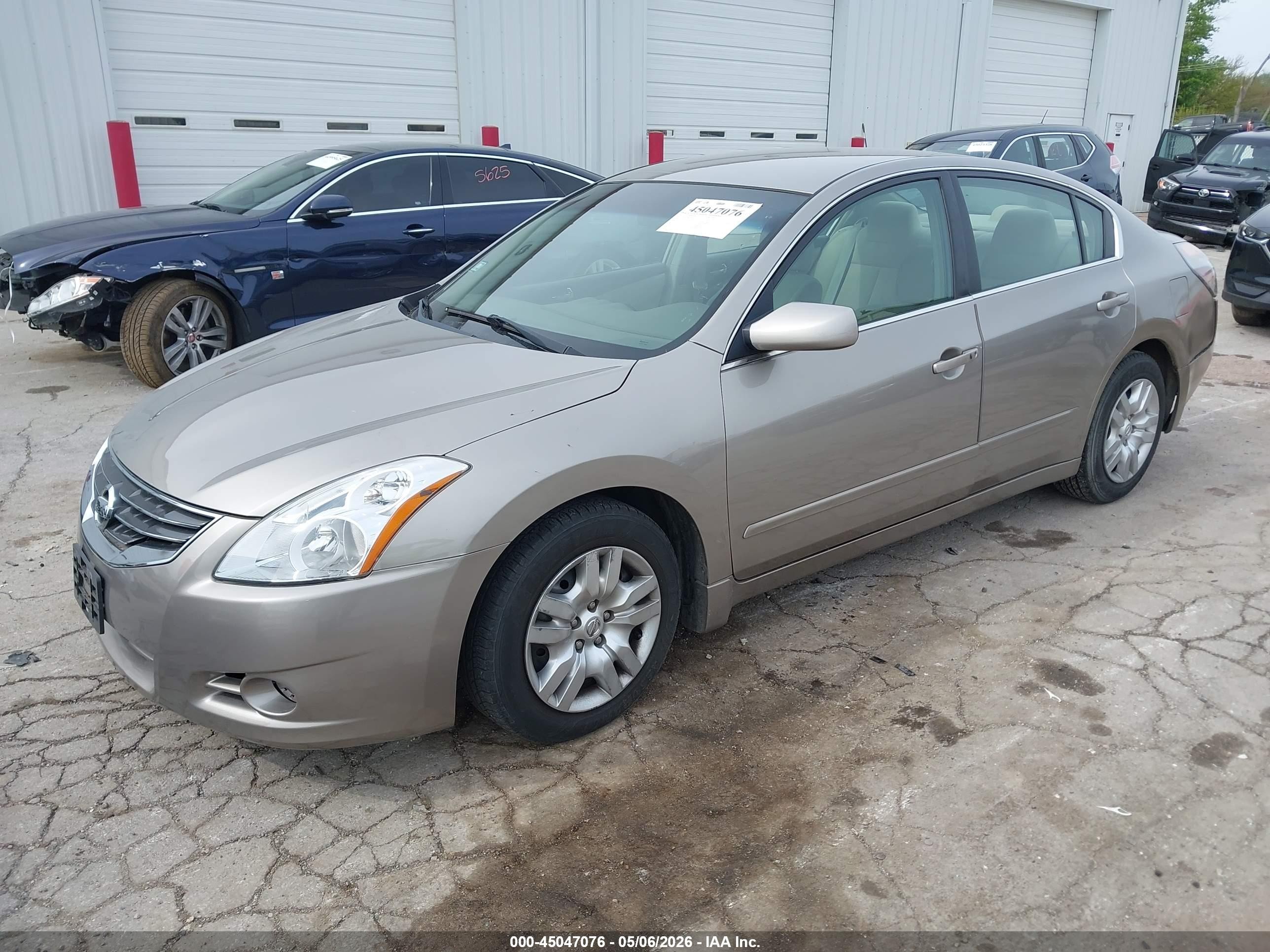2011 Nissan Altima 2.5 S Желто-коричневый vin: 1N4AL2AP8BC106917