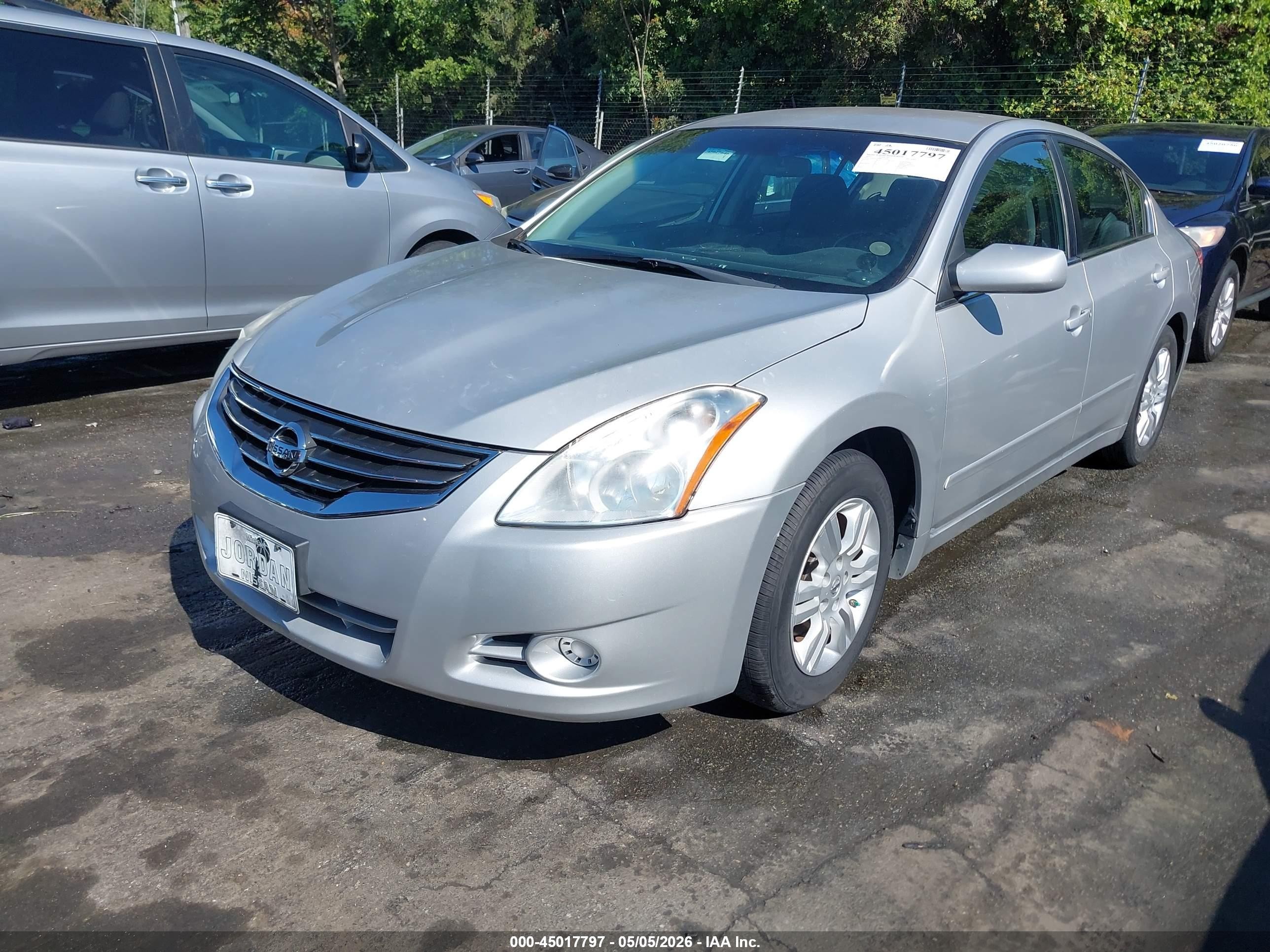 2011 Nissan Altima 2.5 S Silver vin: 1N4AL2AP8BC114242