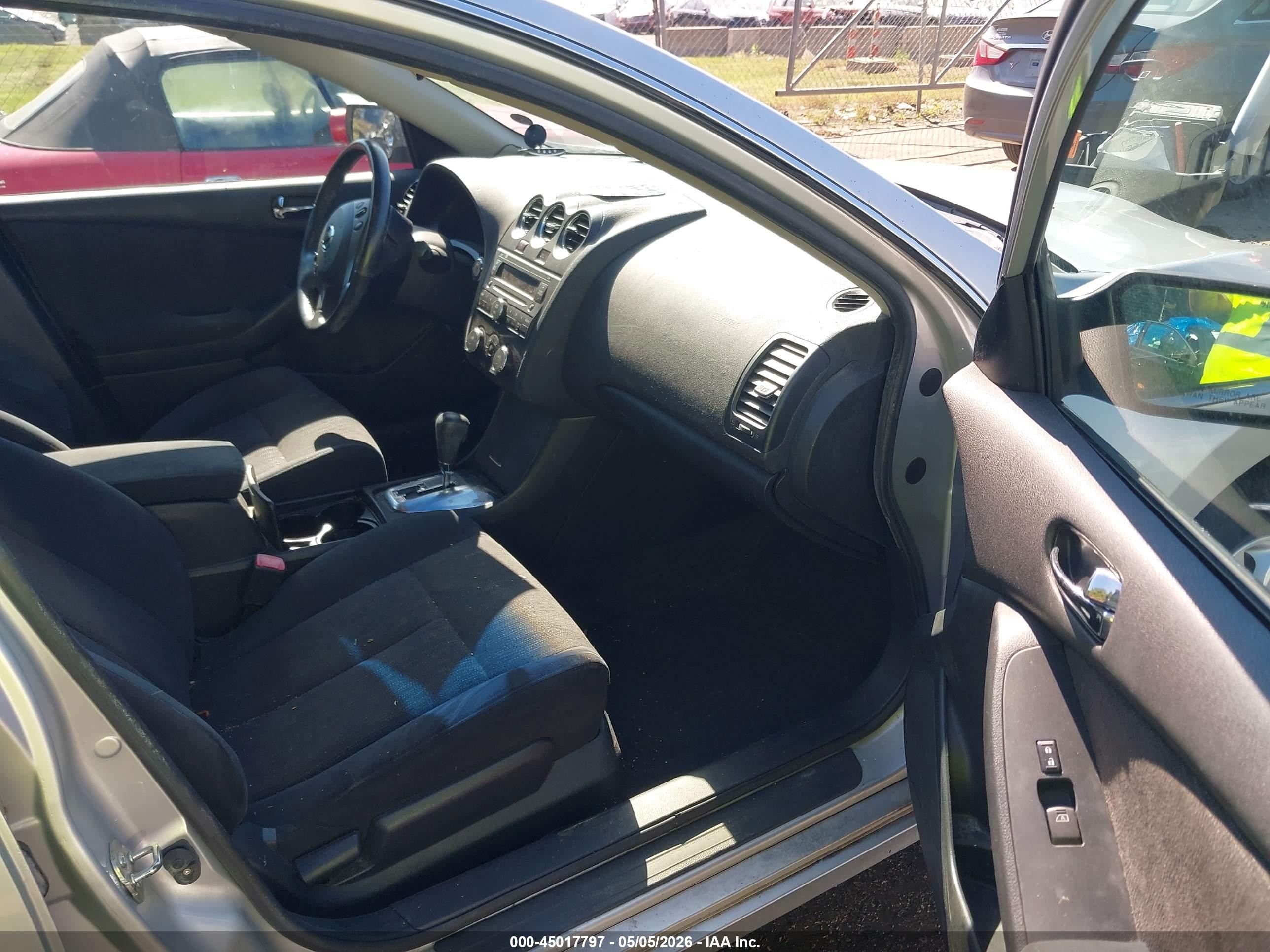 2011 Nissan Altima 2.5 S Silver vin: 1N4AL2AP8BC114242