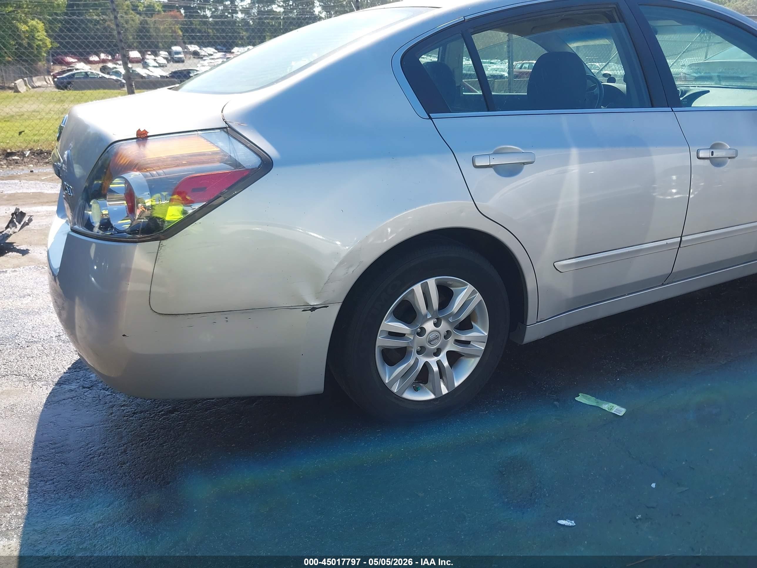 2011 Nissan Altima 2.5 S Silver vin: 1N4AL2AP8BC114242