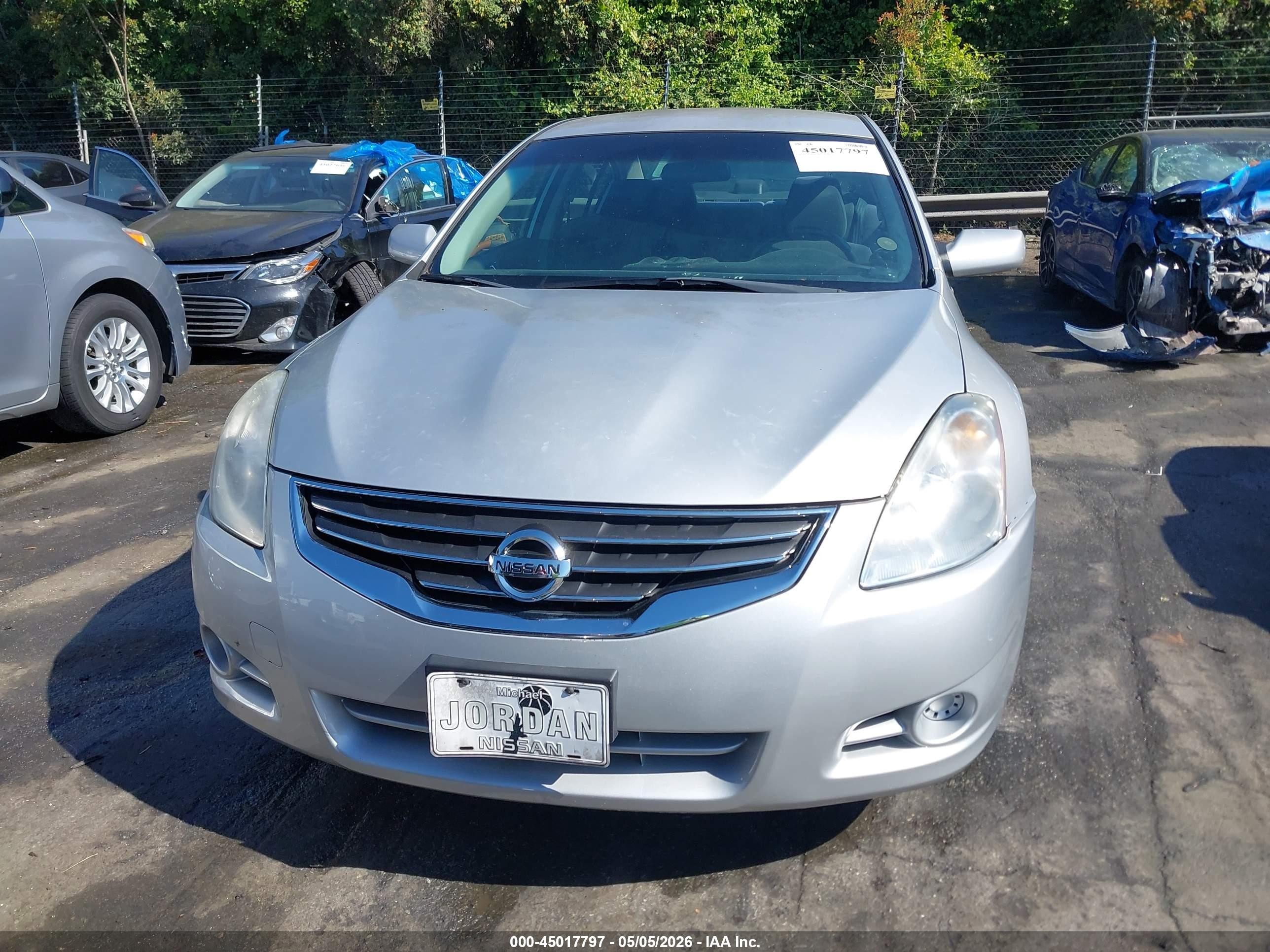 2011 Nissan Altima 2.5 S Silver vin: 1N4AL2AP8BC114242