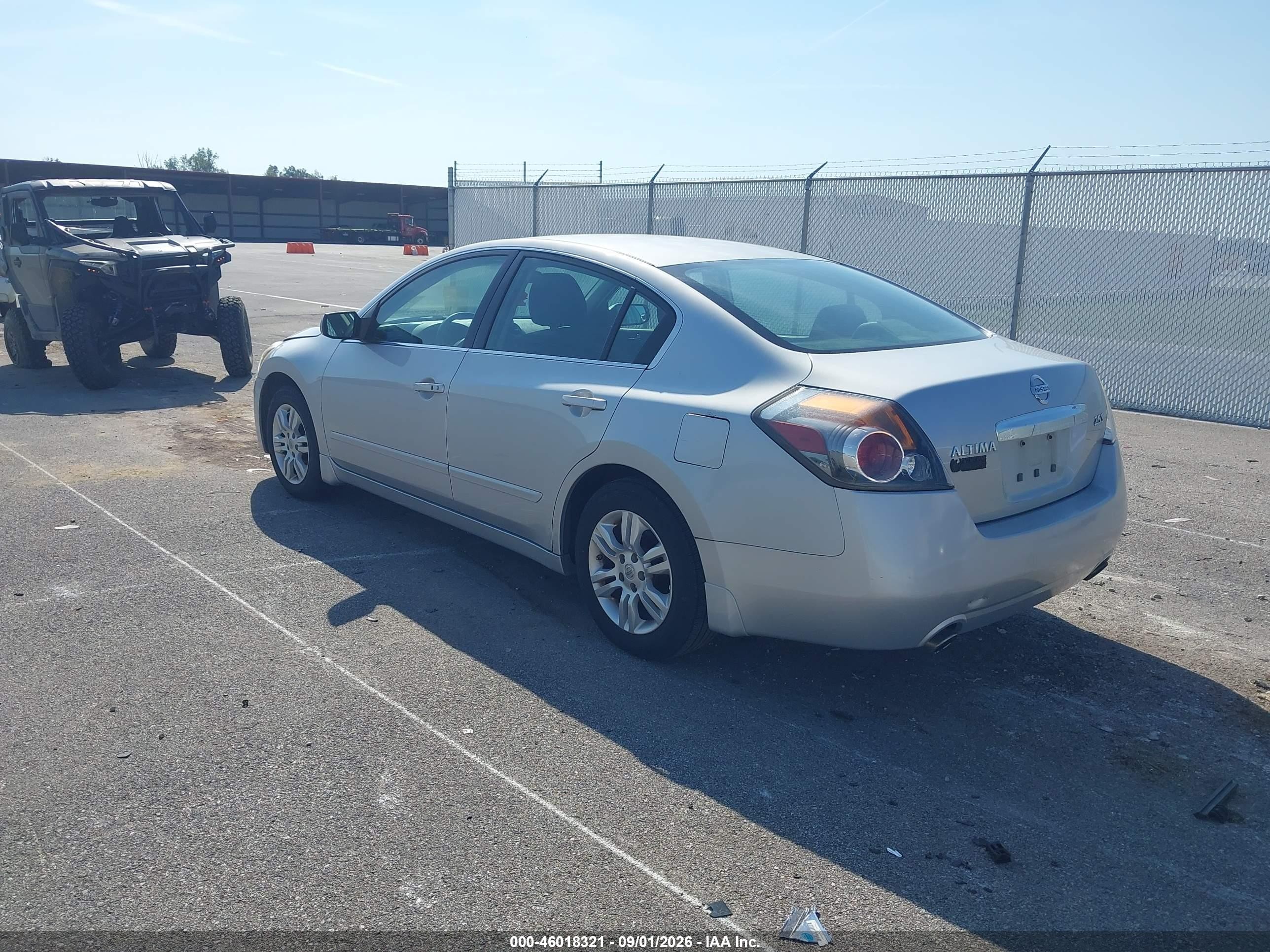 2011 Nissan Altima 2.5 S Silver vin: 1N4AL2AP8BC167037