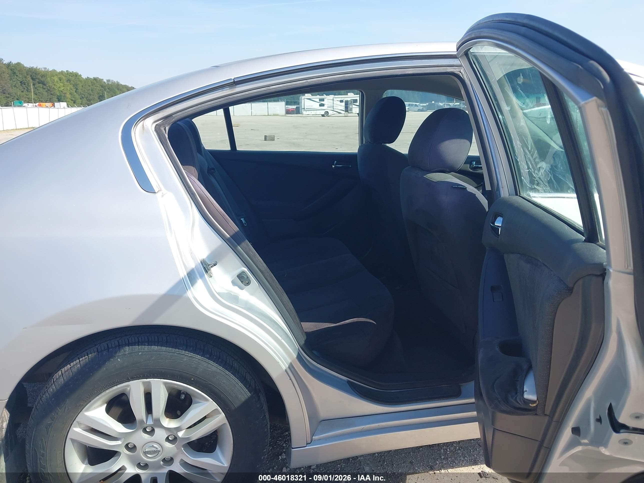 2011 Nissan Altima 2.5 S Silver vin: 1N4AL2AP8BC167037