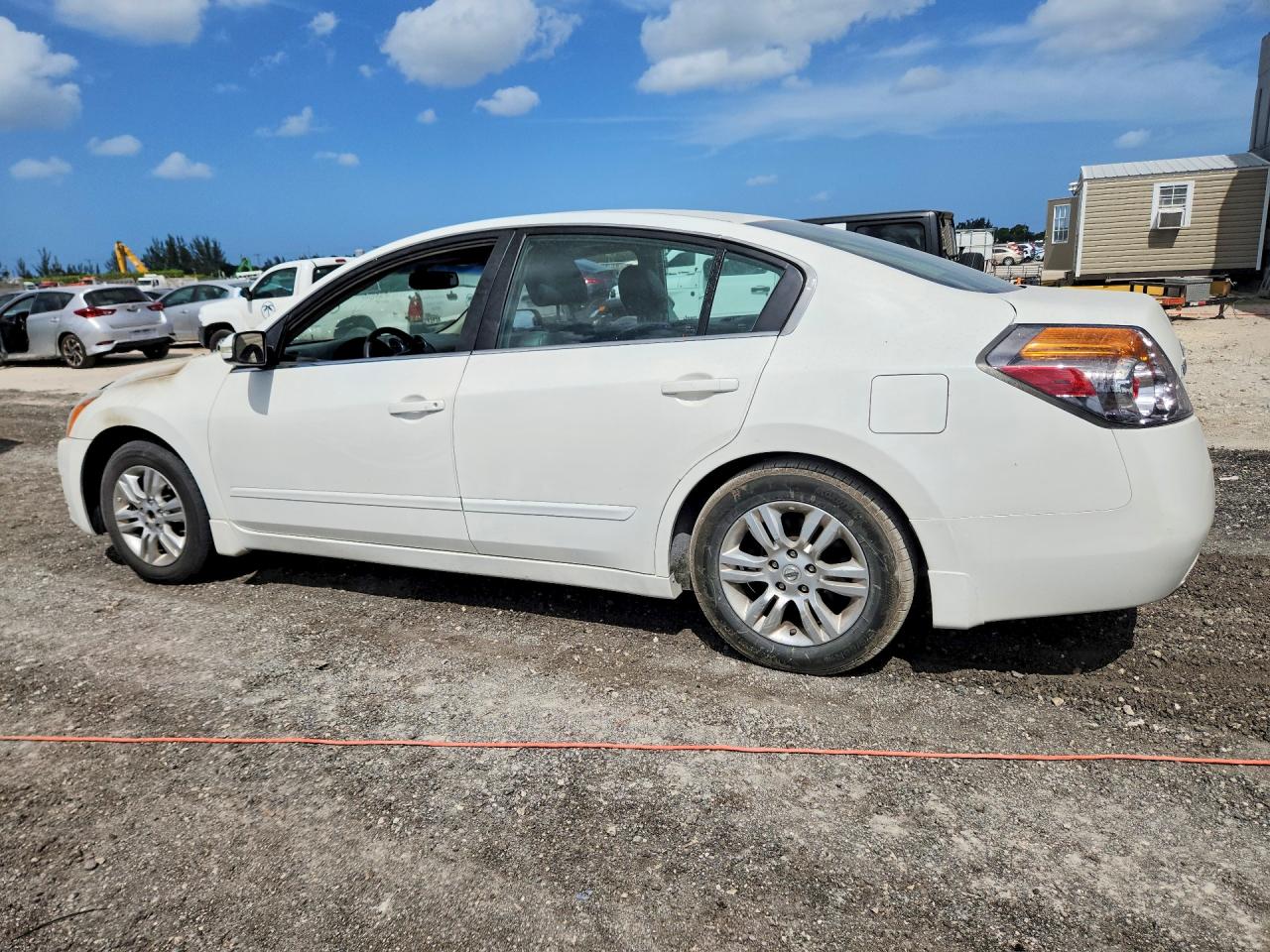 2011 Nissan Altima 2.5 White vin: 1N4AL2AP8BN402959