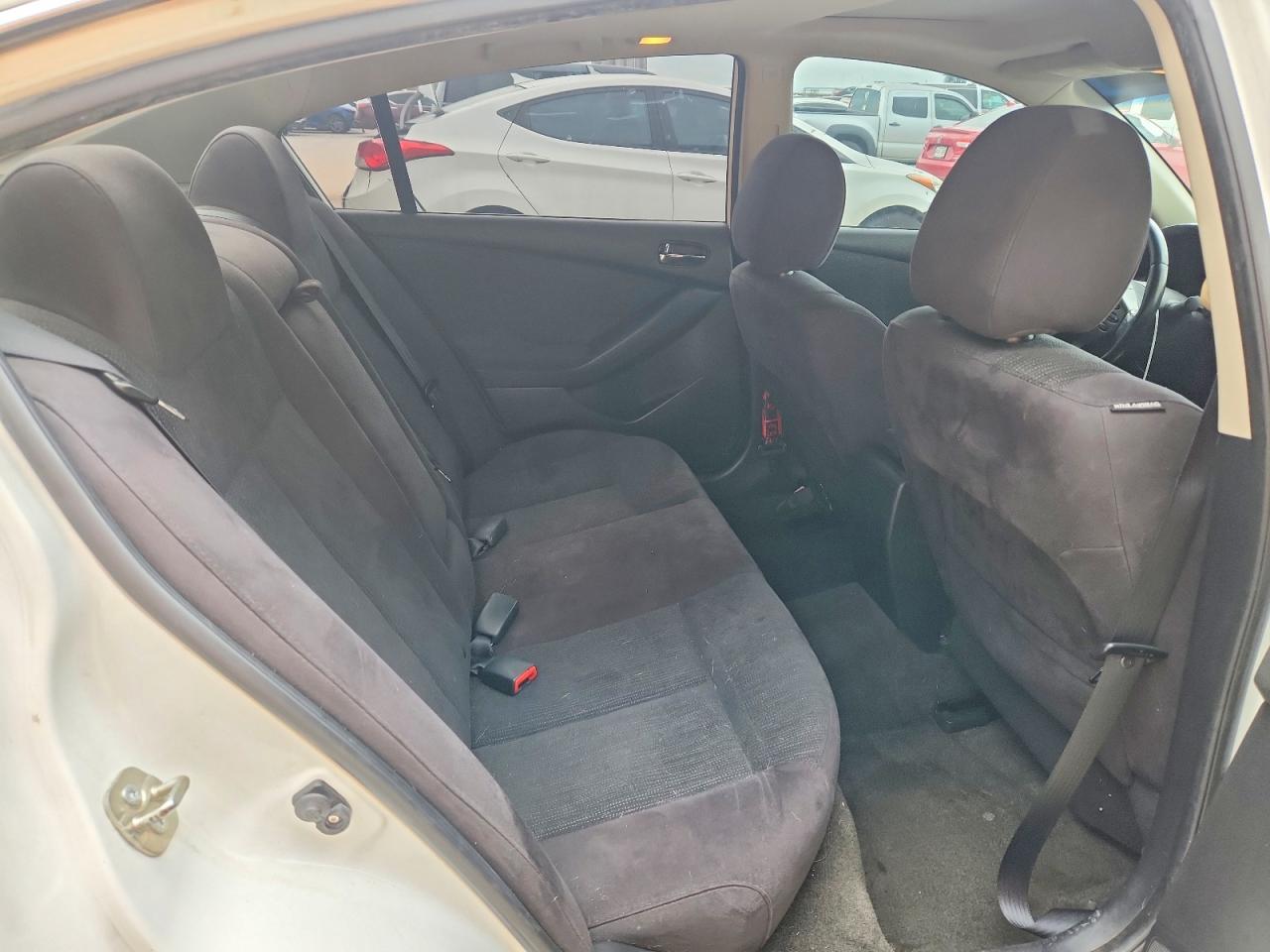 2011 Nissan Altima 2.5 White vin: 1N4AL2AP8BN452454
