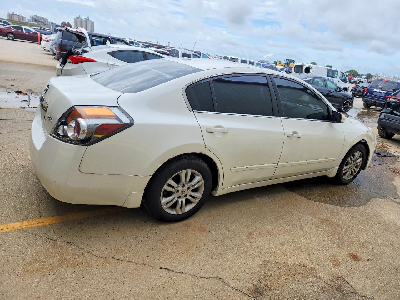 2011 Nissan Altima 2.5 White vin: 1N4AL2AP8BN452454