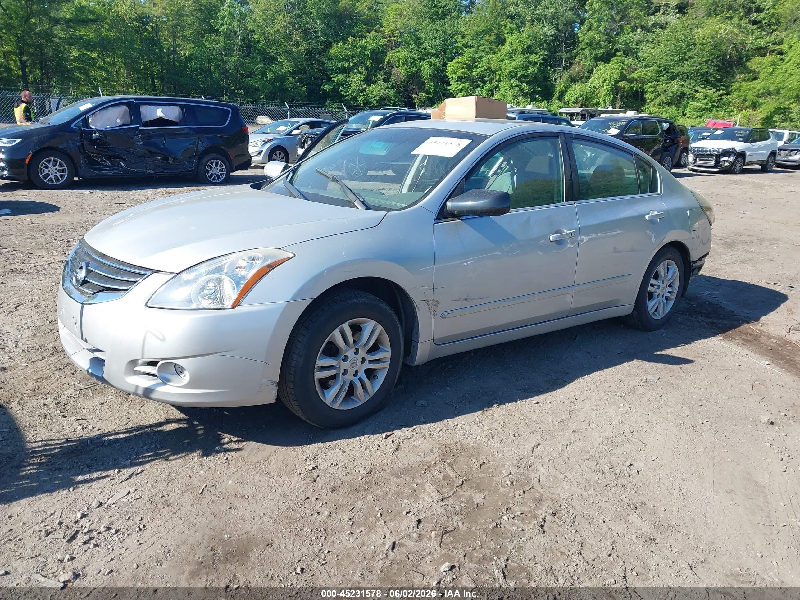 2011 Nissan Altima 2.5 S Silver vin: 1N4AL2AP8BN468525