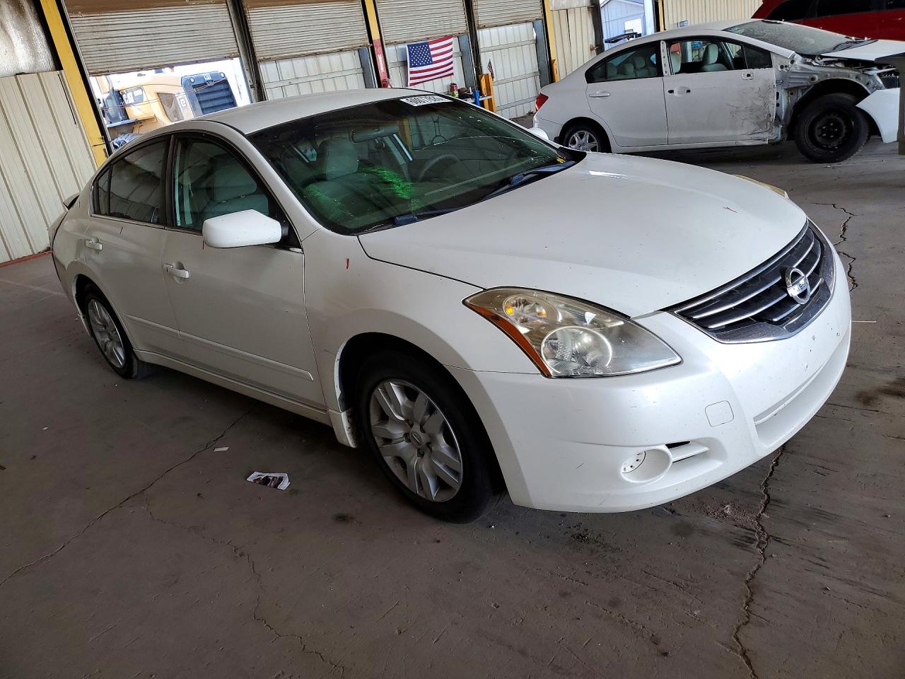 2011 Nissan Altima 2.5 White vin: 1N4AL2AP8BN480402