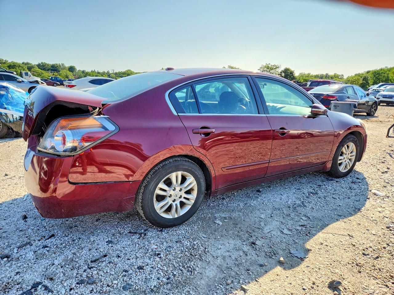 2011 Nissan Altima 2.5 Red vin: 1N4AL2AP8BN485275