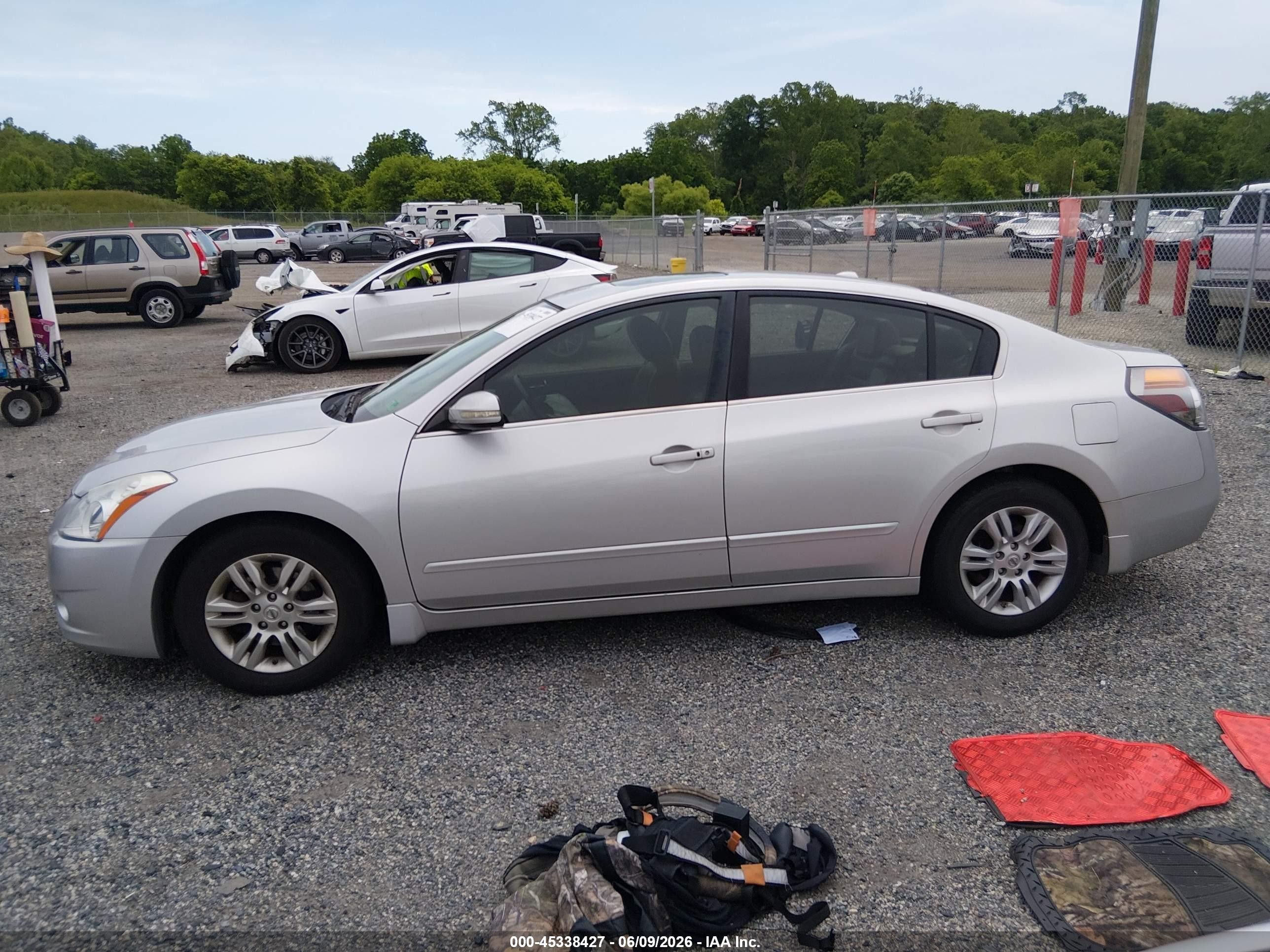 2012 Nissan Altima 2.5 S Silver vin: 1N4AL2AP8CC245544