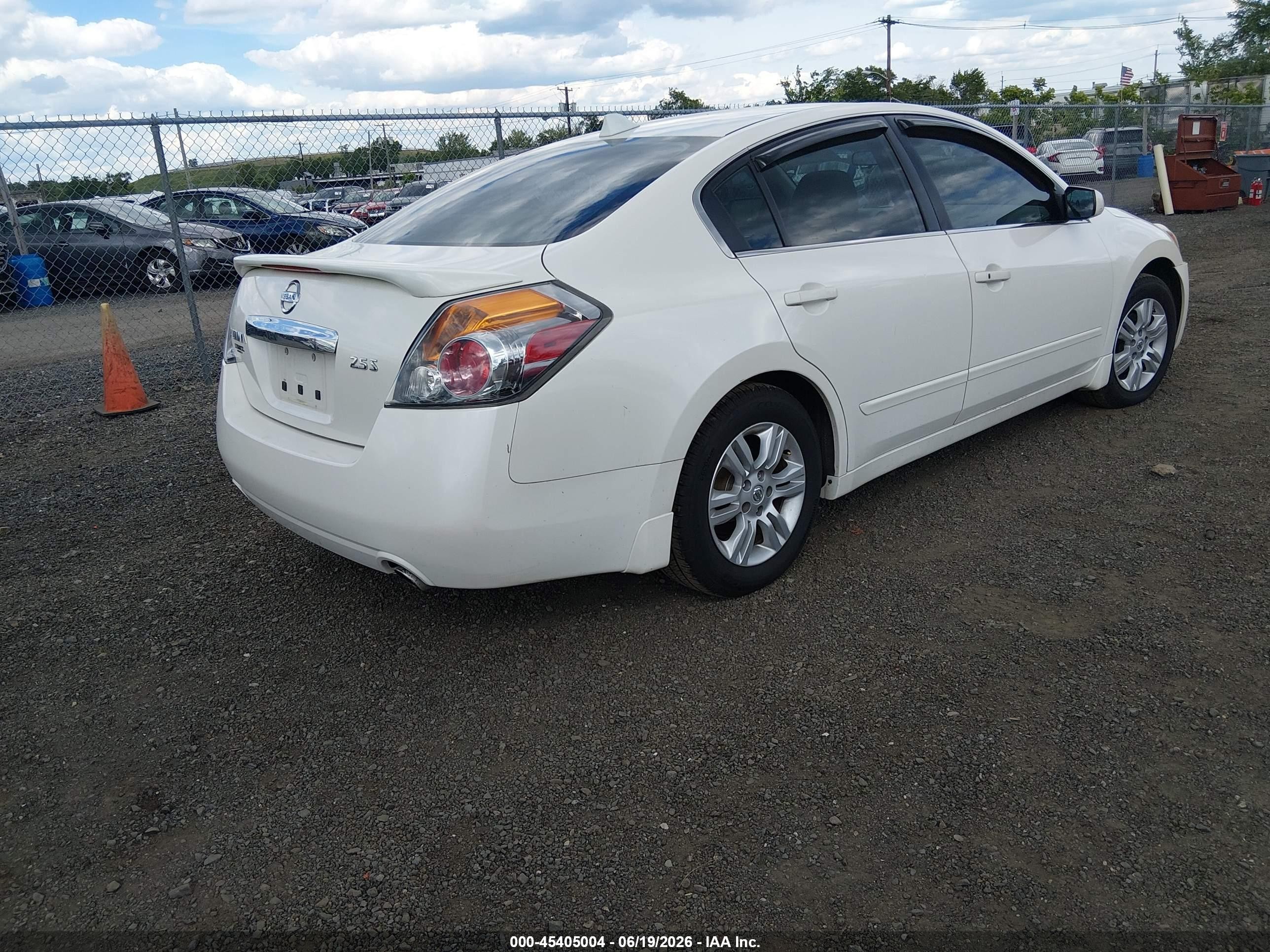 2010 Nissan Altima 2.5 S White vin: 1N4AL2AP9AN406730