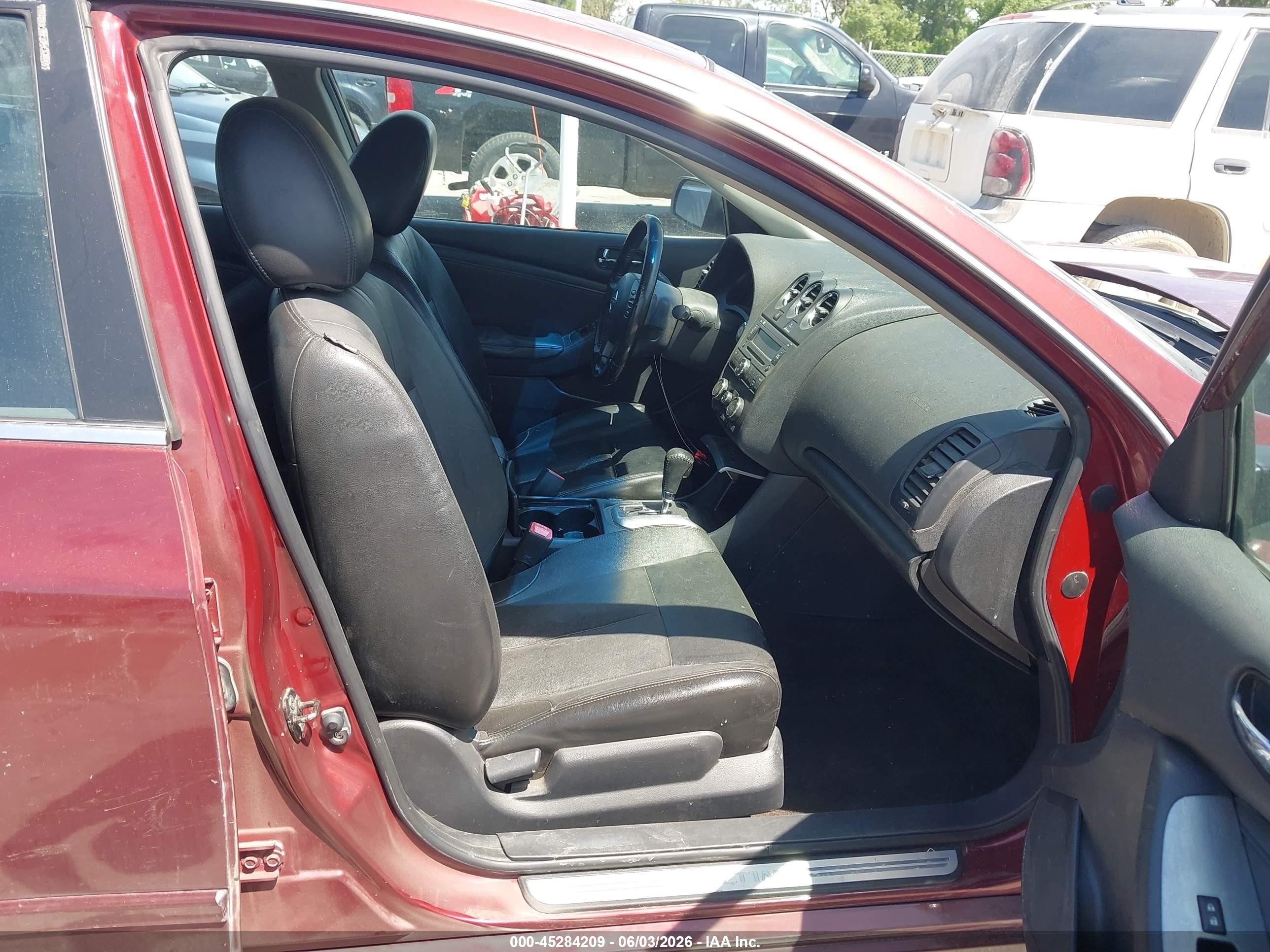2010 Nissan Altima 2.5 S Red vin: 1N4AL2AP9AN459766