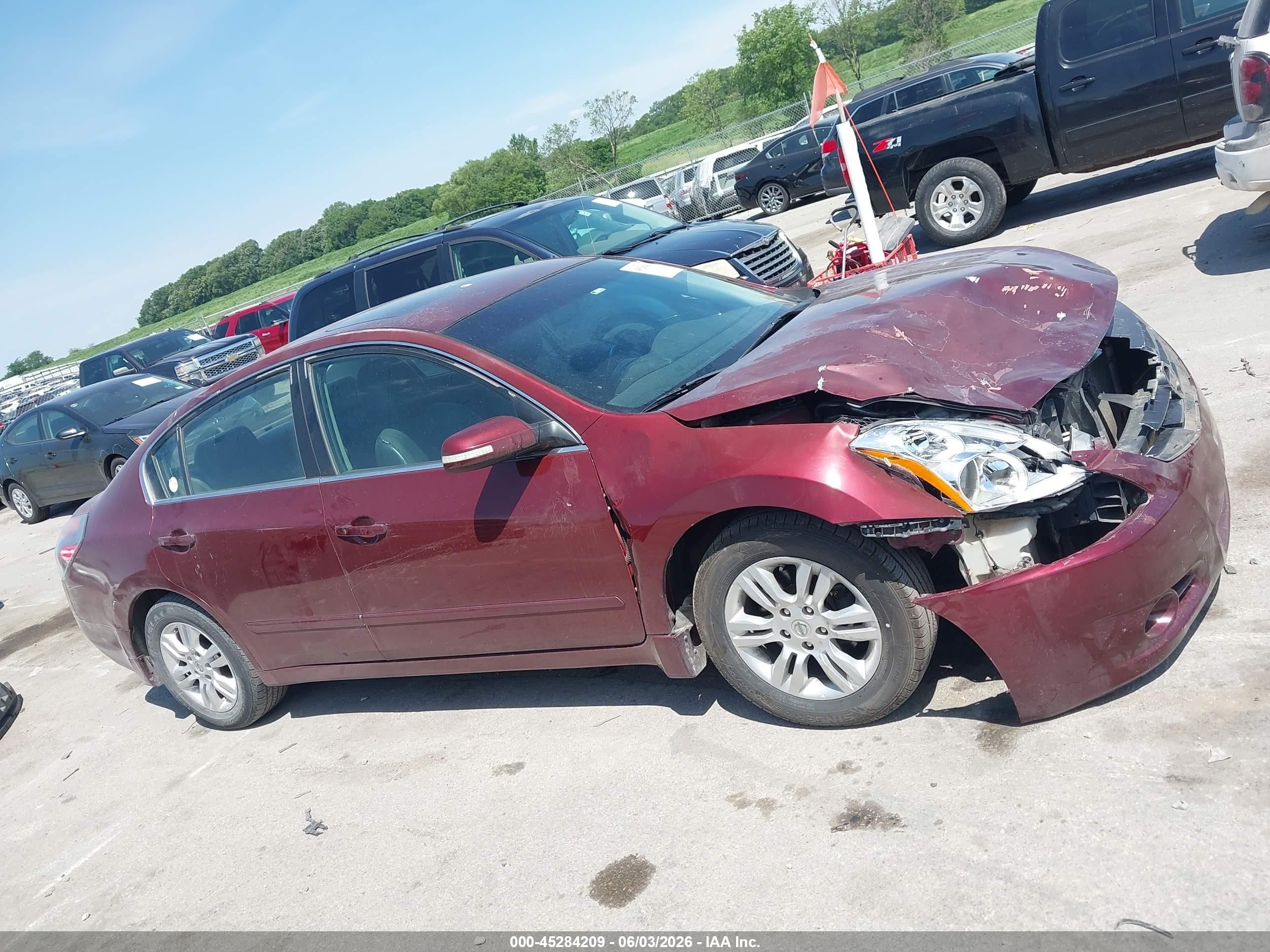 2010 Nissan Altima 2.5 S Red vin: 1N4AL2AP9AN459766