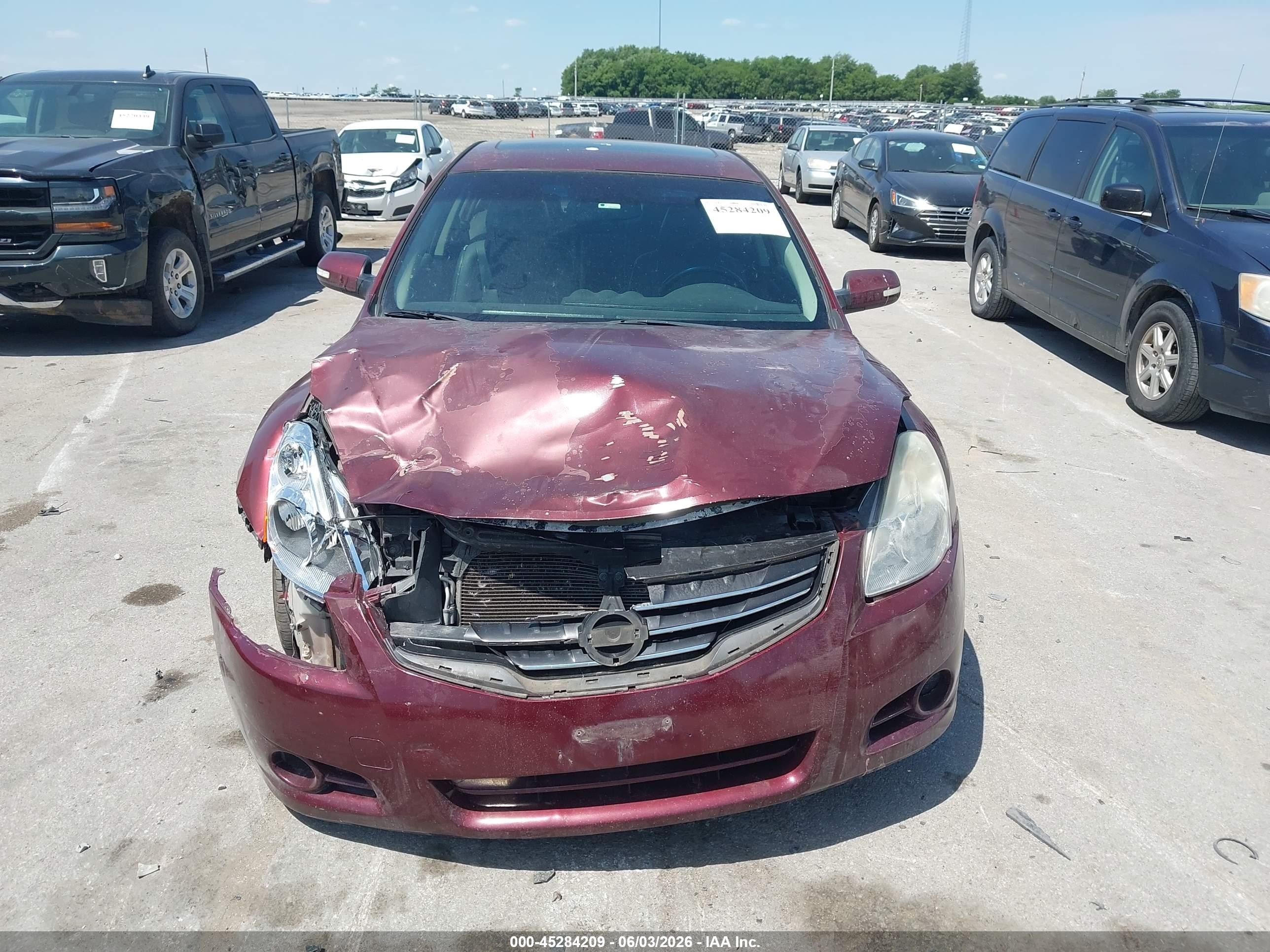 2010 Nissan Altima 2.5 S Red vin: 1N4AL2AP9AN459766