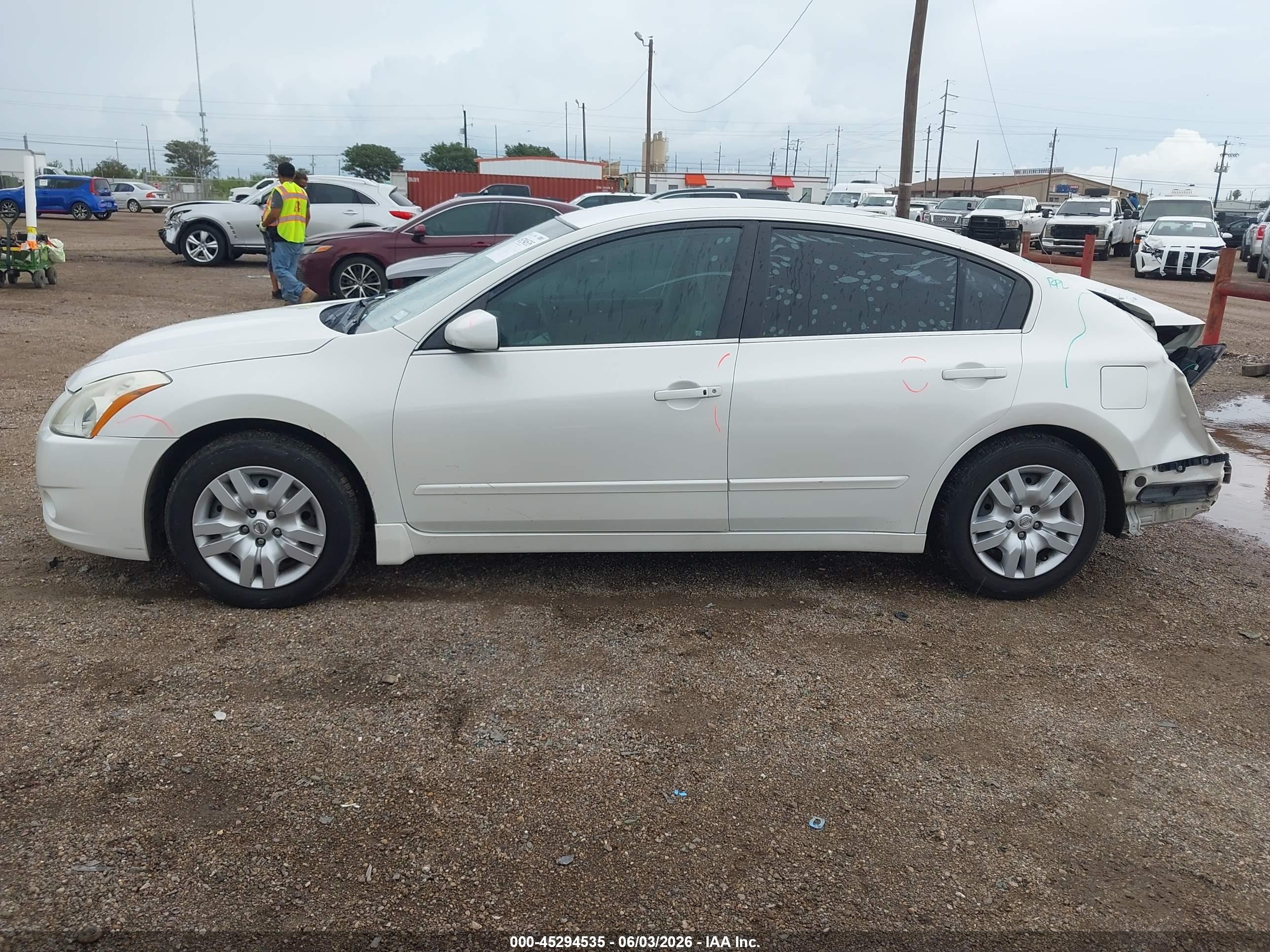 2010 Nissan Altima 2.5 S White vin: 1N4AL2AP9AN546566