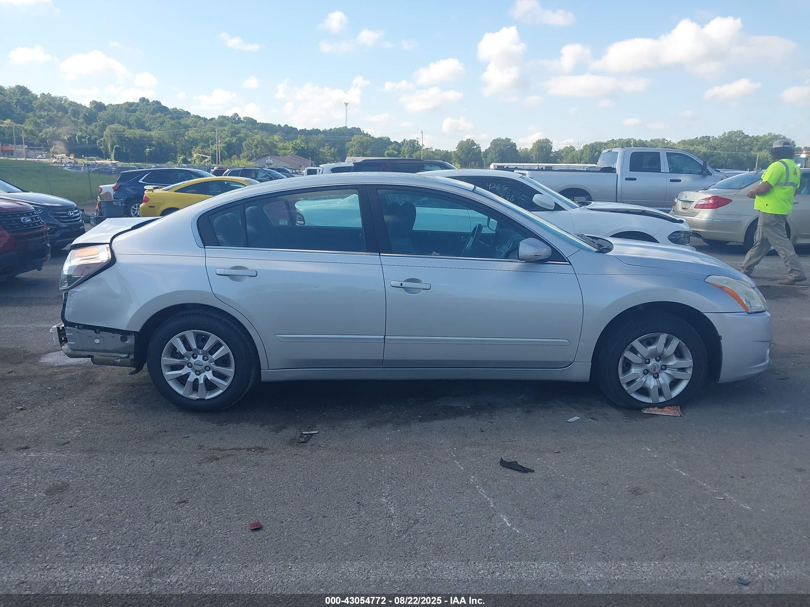2011 Nissan Altima 2.5 S Silver vin: 1N4AL2AP9BC154412