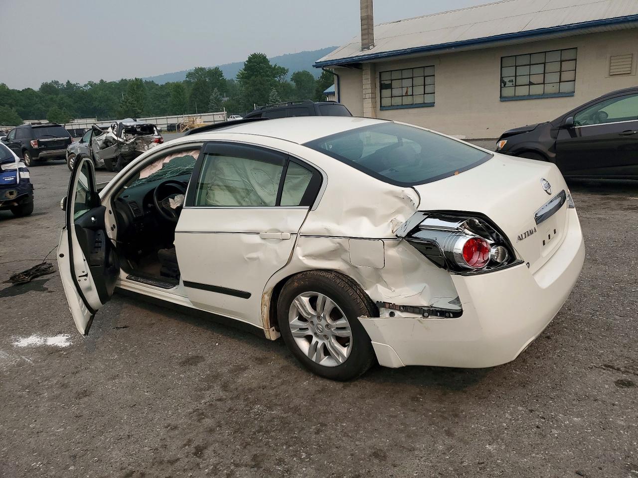 2011 Nissan Altima 2.5 White vin: 1N4AL2AP9BN430821