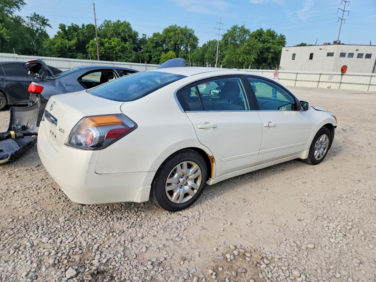 2011 Nissan Altima 2.5 White vin: 1N4AL2AP9BN430995