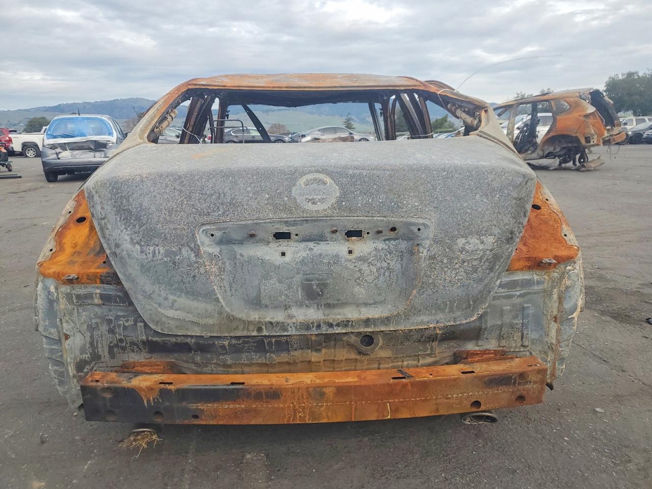 2011 Nissan Altima Burn vin: 1N4AL2AP9BN433363