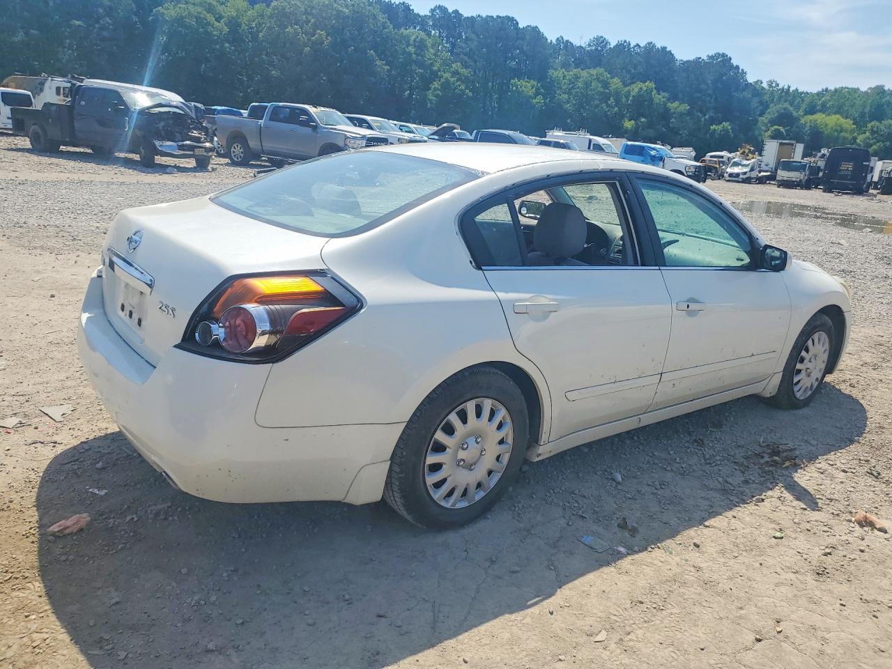 2011 Nissan Altima 2.5 White vin: 1N4AL2AP9BN496009