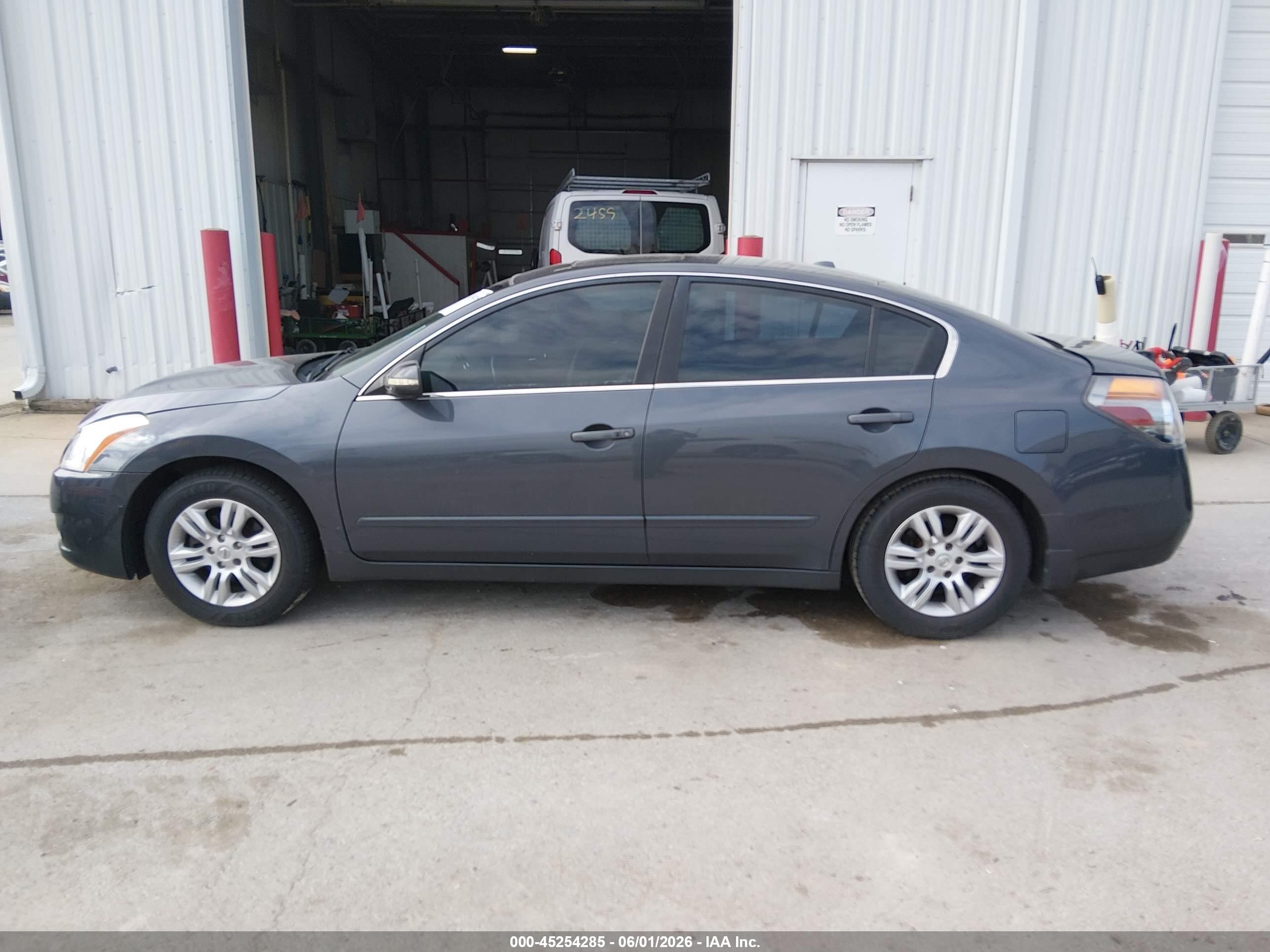 2012 Nissan Altima 2.5 S Silver vin: 1N4AL2AP9CC153987