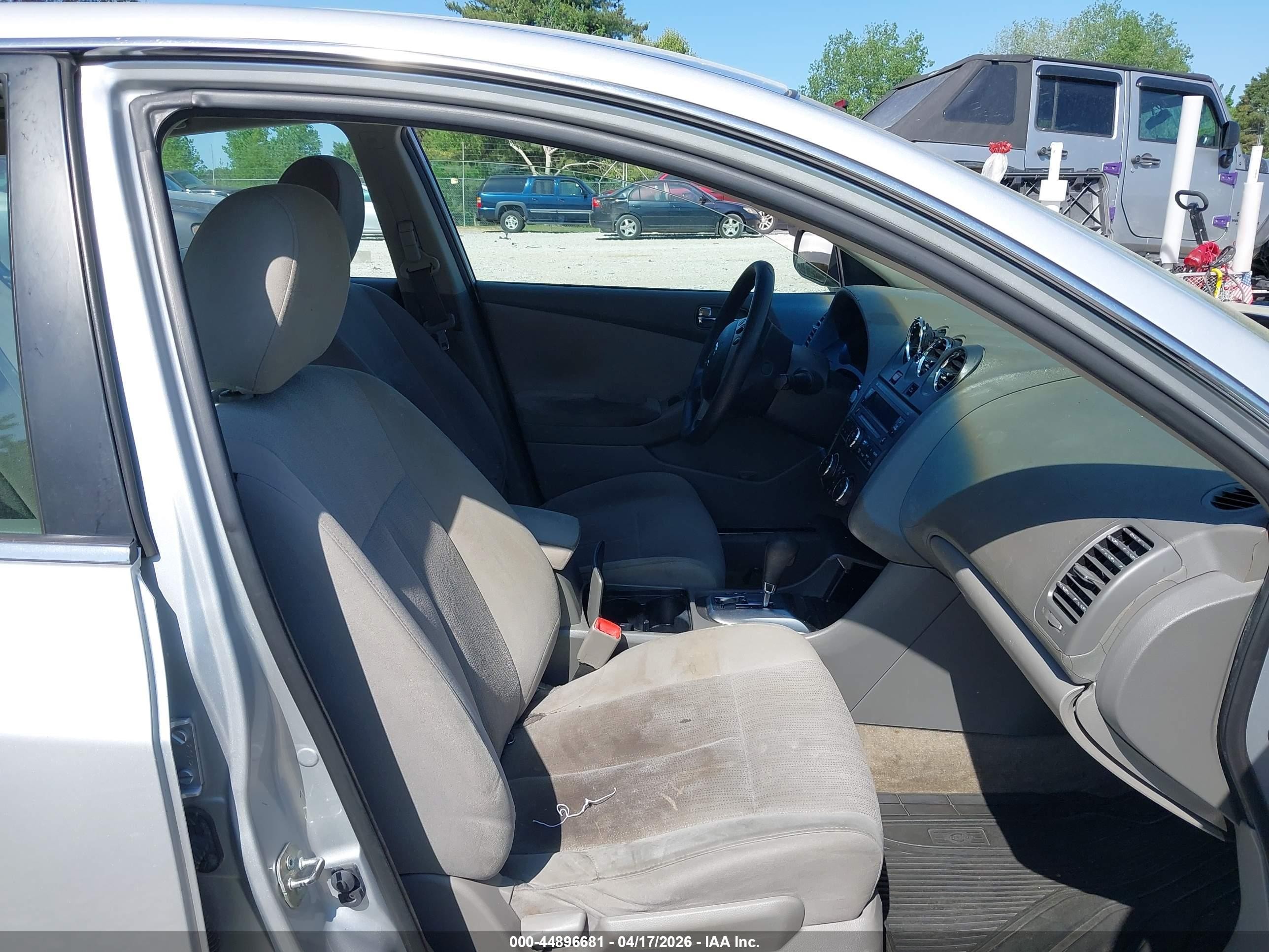 2012 Nissan Altima 2.5 S Silver vin: 1N4AL2AP9CC220880