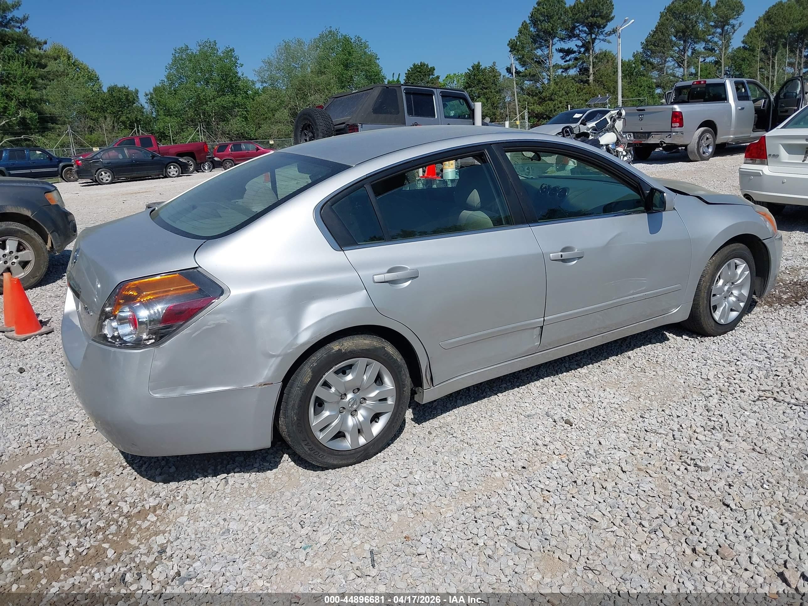 2012 Nissan Altima 2.5 S Silver vin: 1N4AL2AP9CC220880