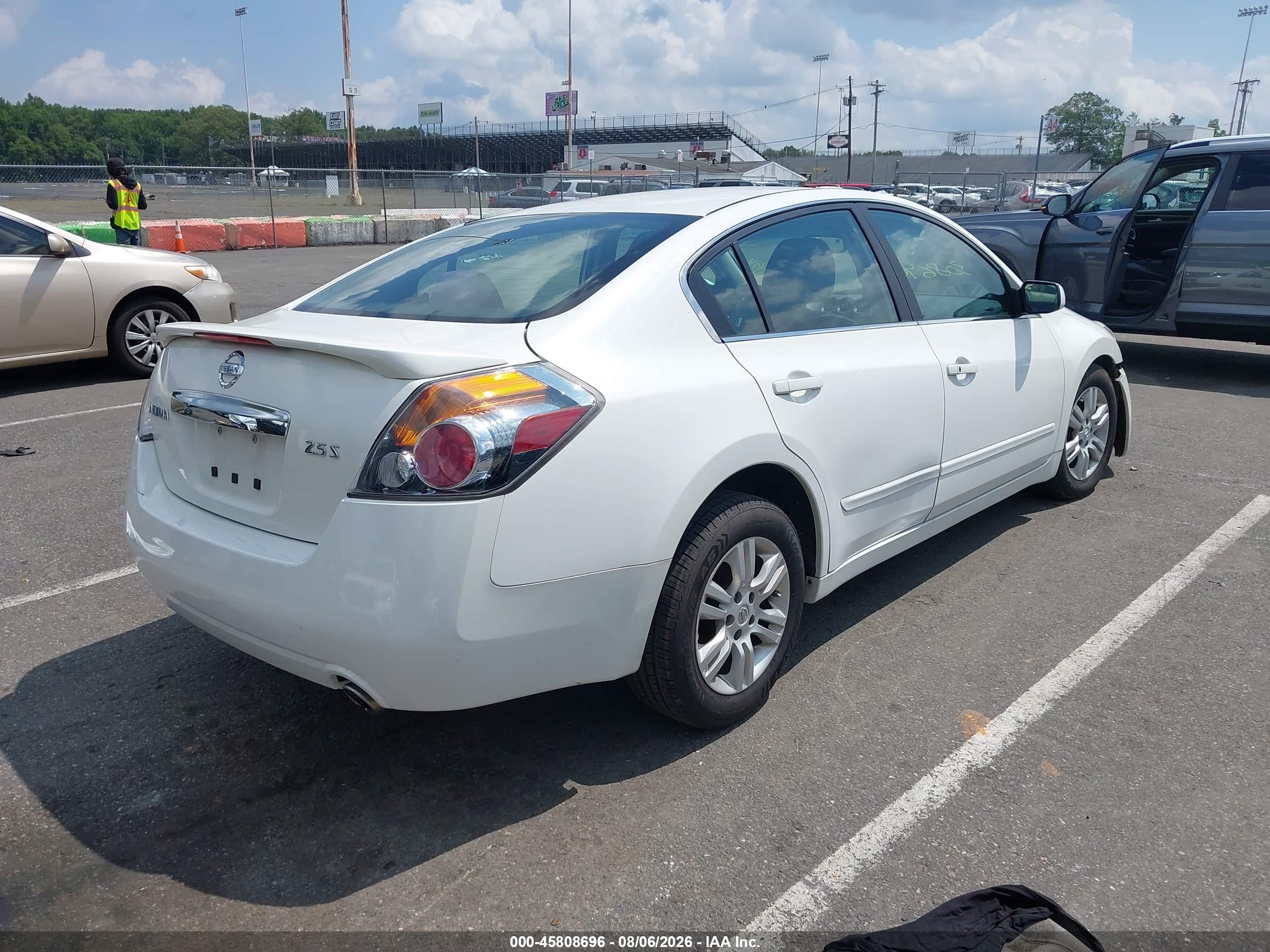 2012 Nissan Altima 2.5 S White vin: 1N4AL2AP9CN533562