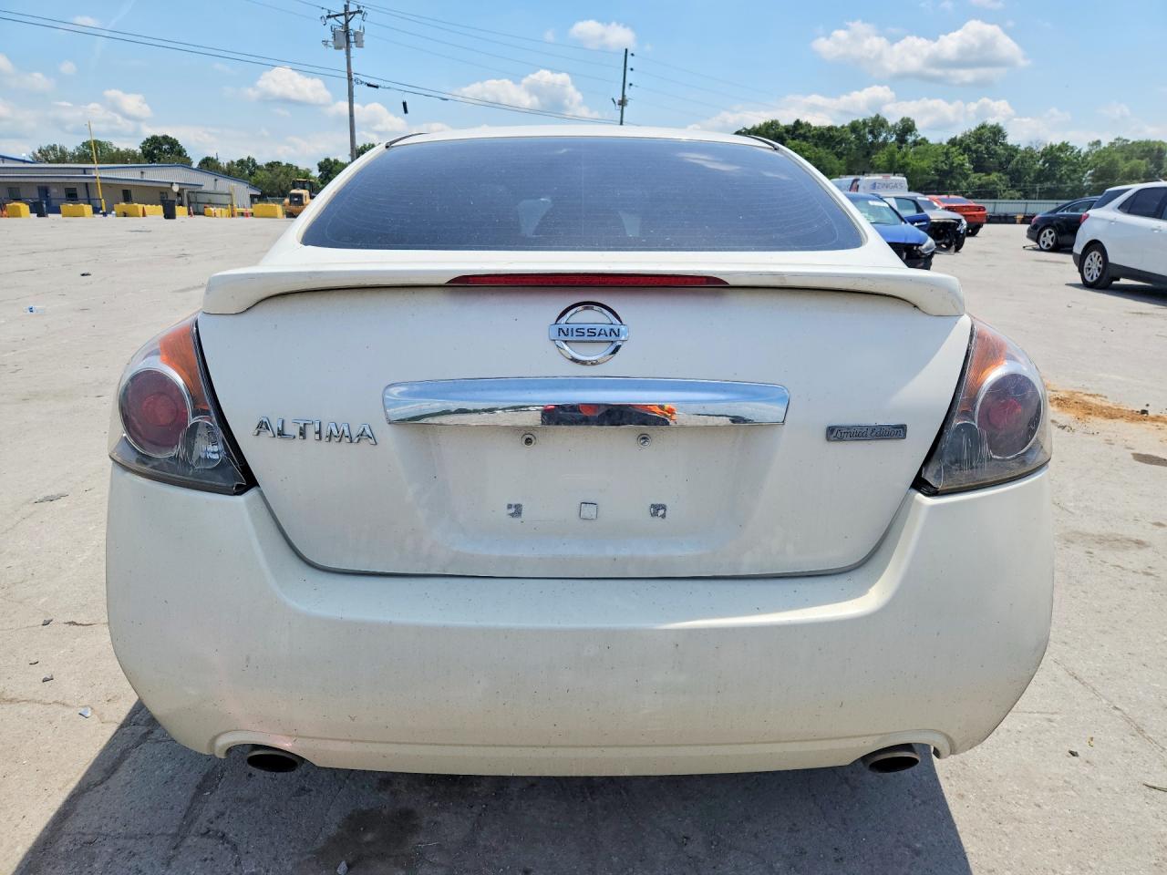 2010 Nissan Altima 2.5 White vin: 1N4AL2APXAC170021