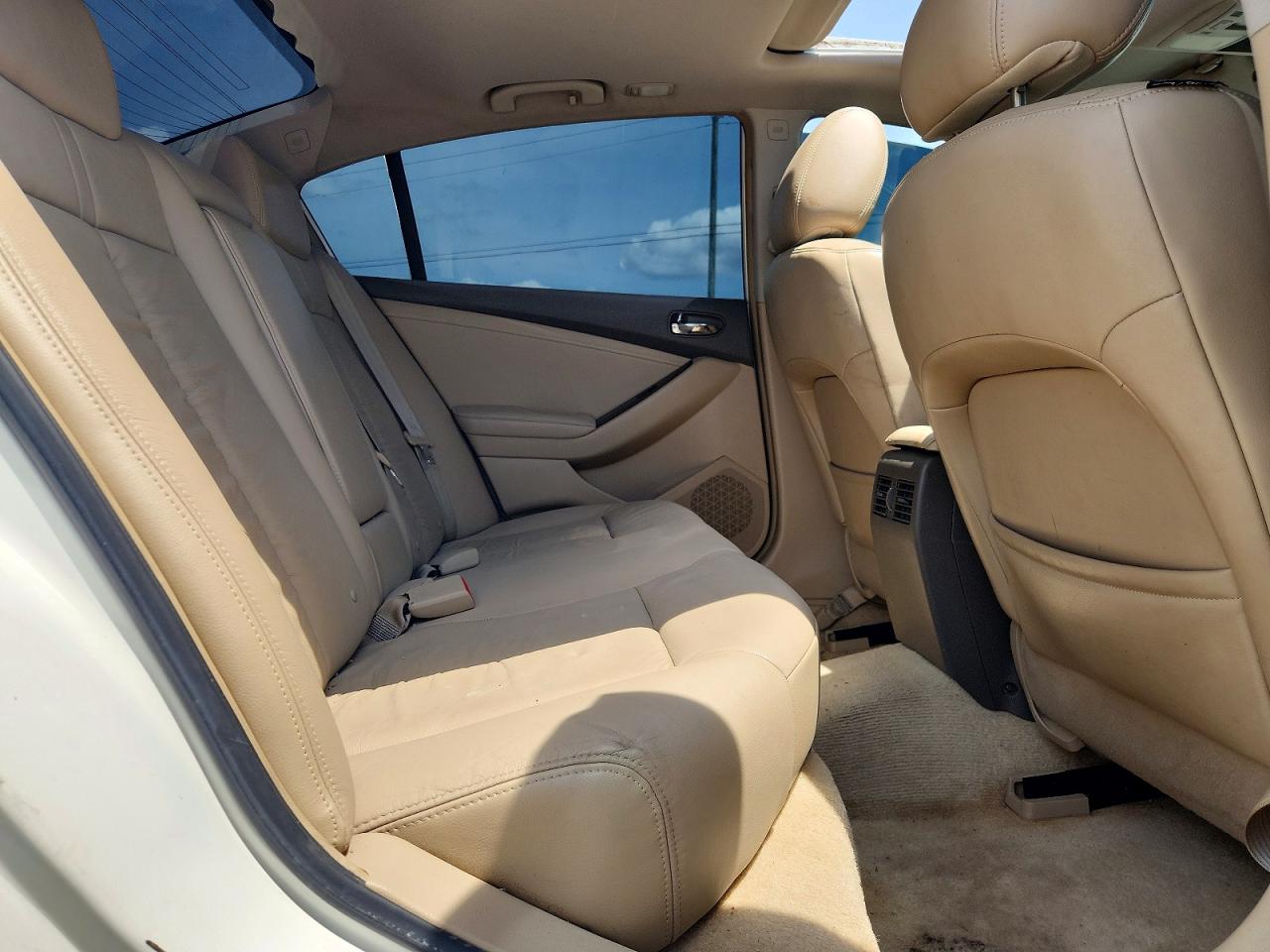2010 Nissan Altima 2.5 White vin: 1N4AL2APXAC170021