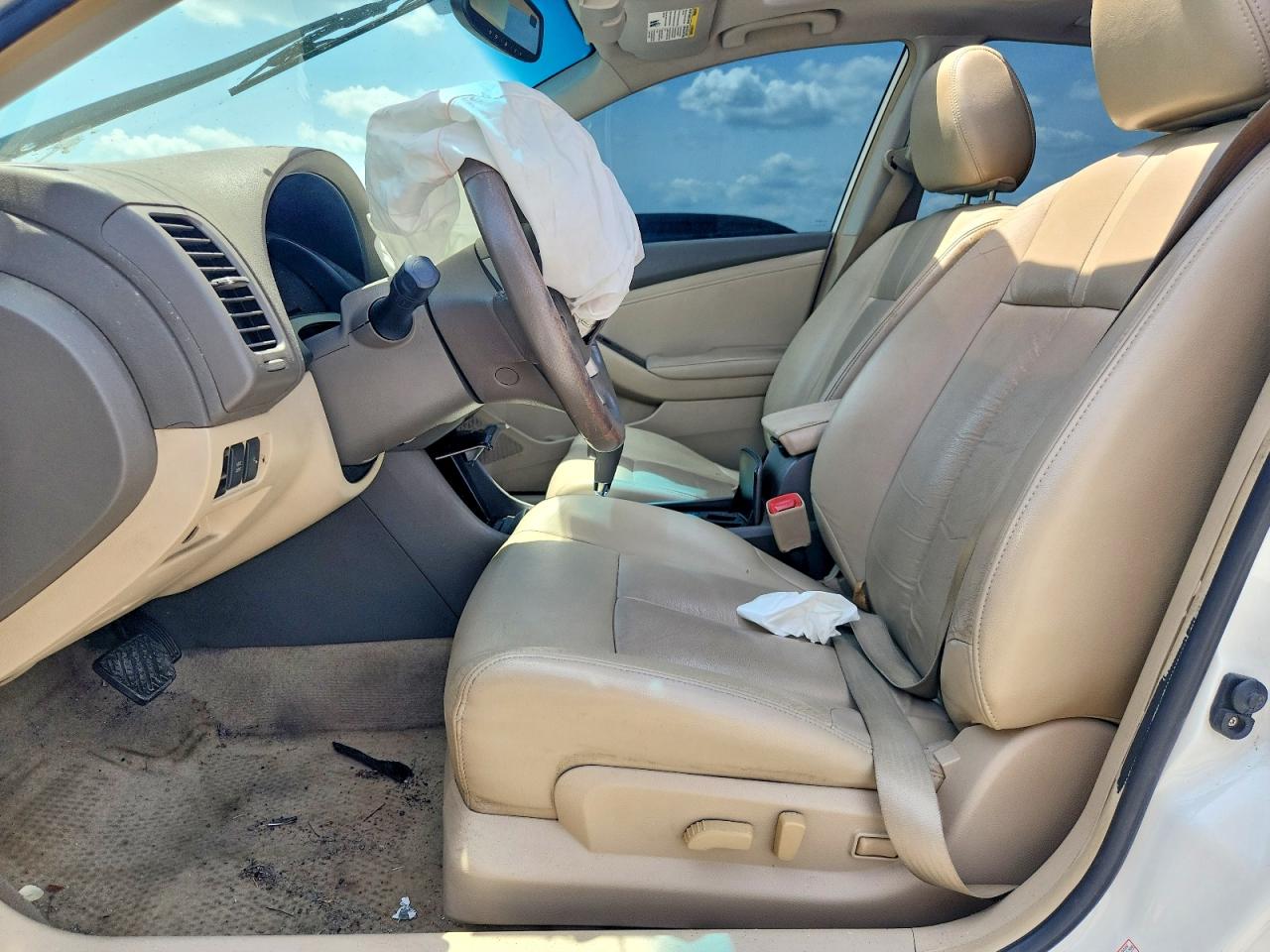 2010 Nissan Altima 2.5 White vin: 1N4AL2APXAC170021