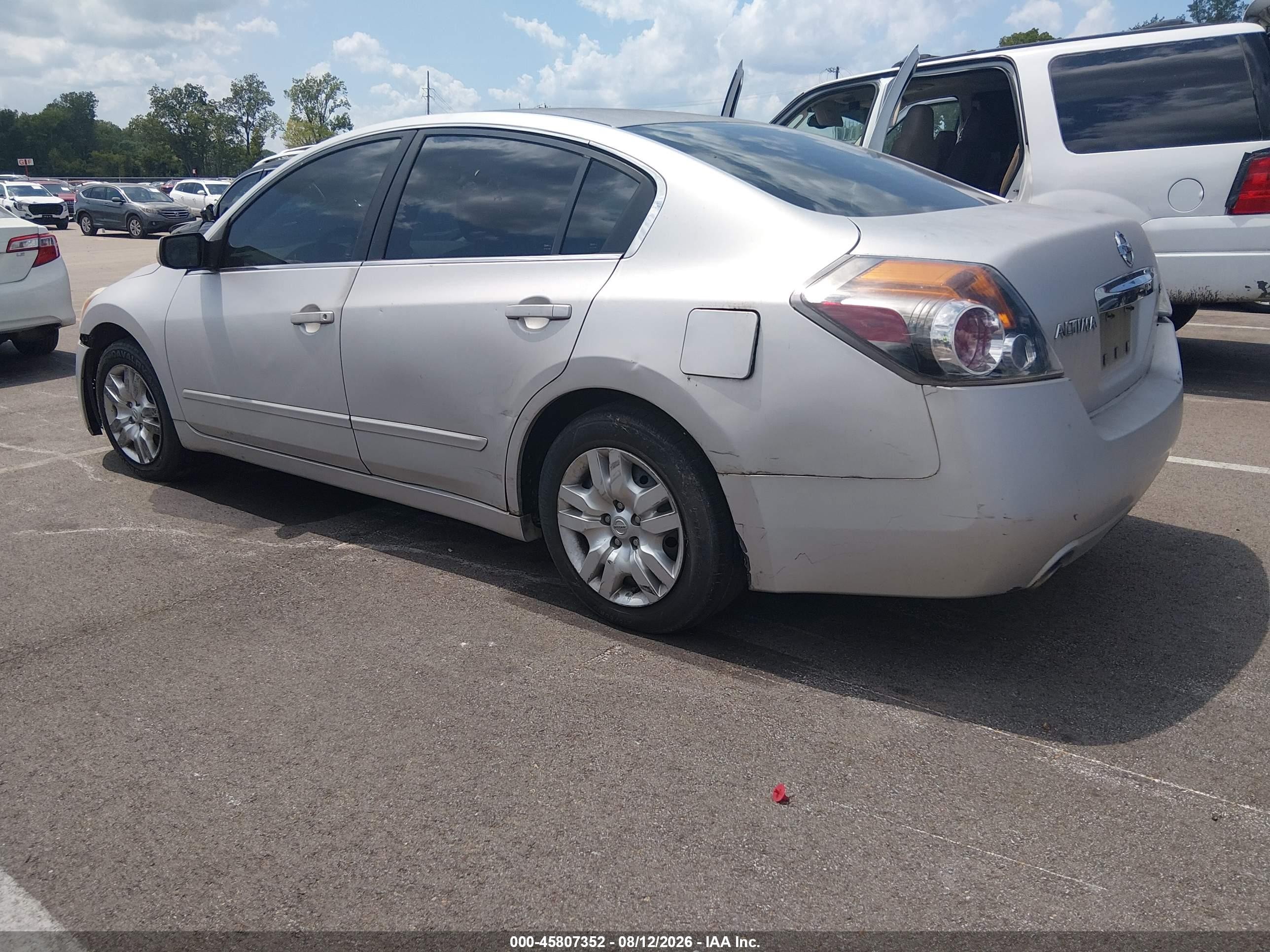 2010 Nissan Altima 2.5 Серебряный vin: 1N4AL2APXAN403299