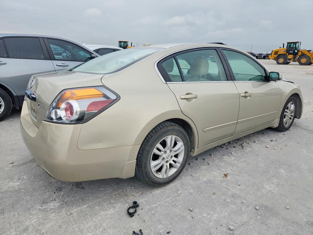 2010 Nissan Altima 2.5 Gold vin: 1N4AL2APXAN414867