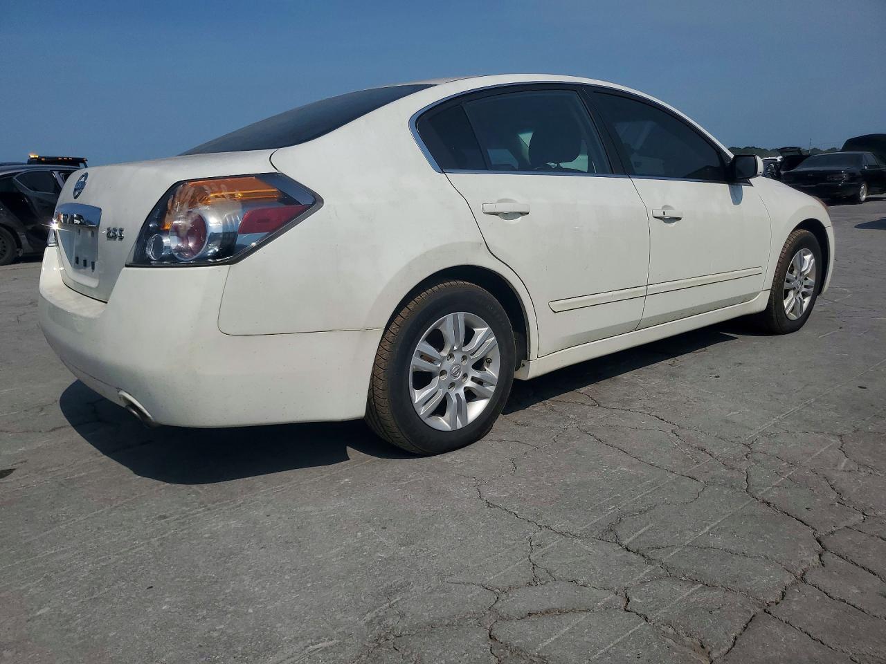 2010 Nissan Altima 2.5 White vin: 1N4AL2APXAN425514