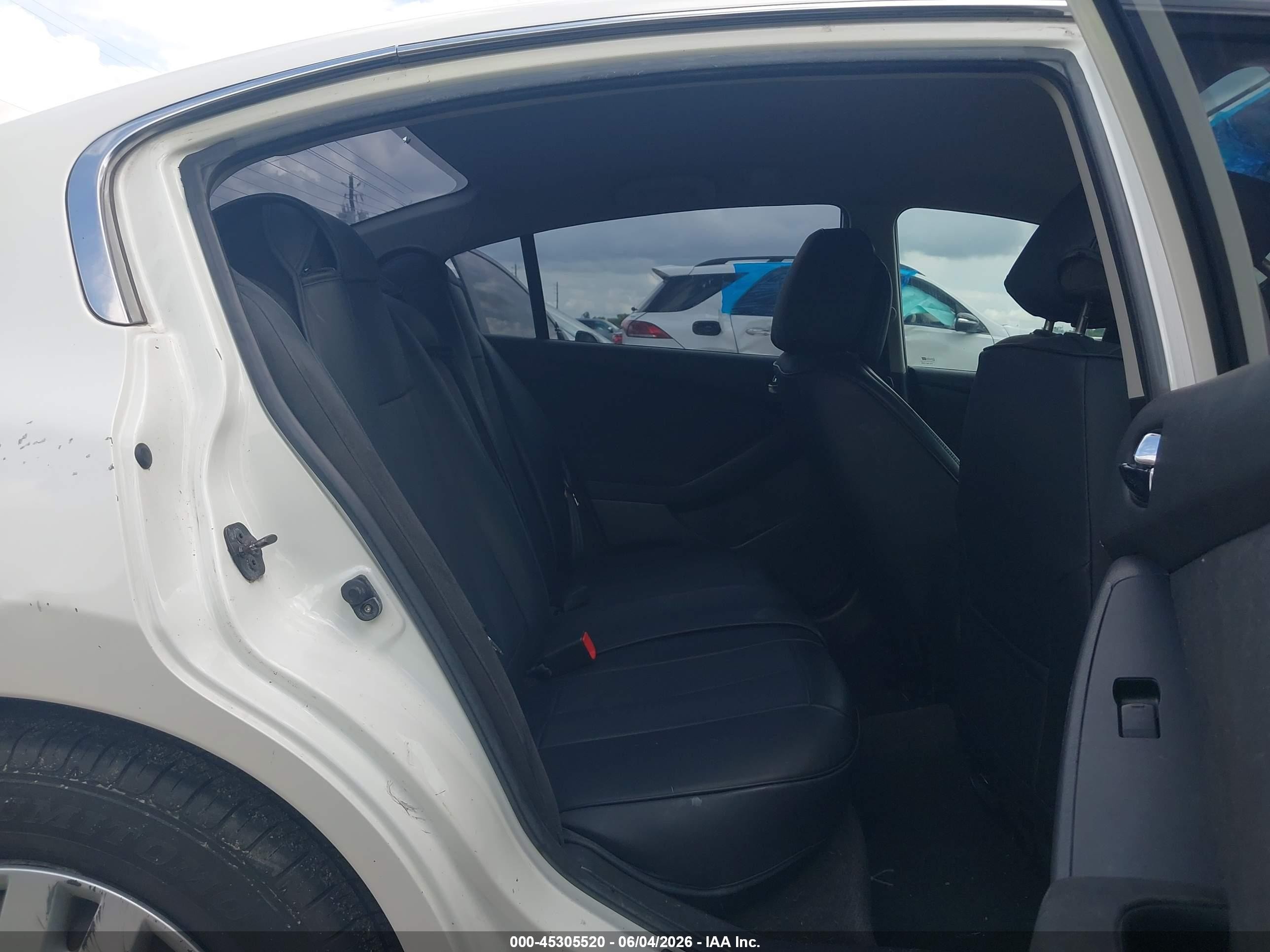 2010 Nissan Altima 2.5 S White vin: 1N4AL2APXAN436934