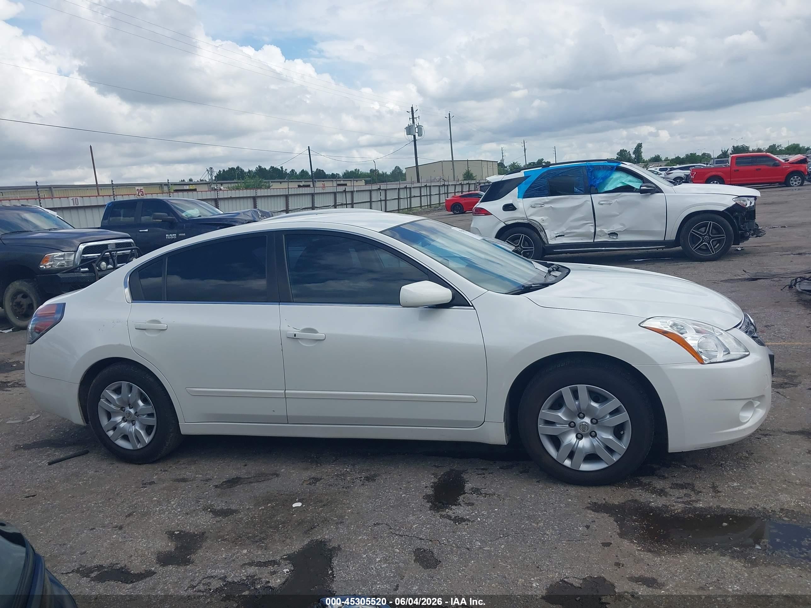 2010 Nissan Altima 2.5 S White vin: 1N4AL2APXAN436934