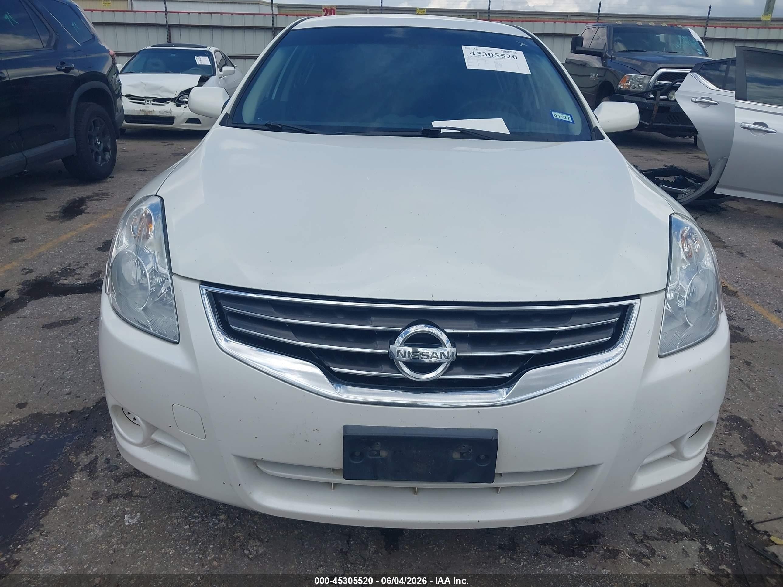 2010 Nissan Altima 2.5 S White vin: 1N4AL2APXAN436934