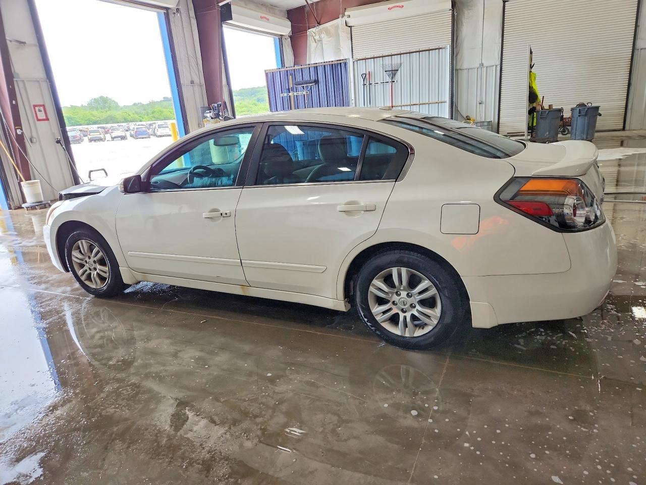2010 Nissan Altima 2.5 White vin: 1N4AL2APXAN458707