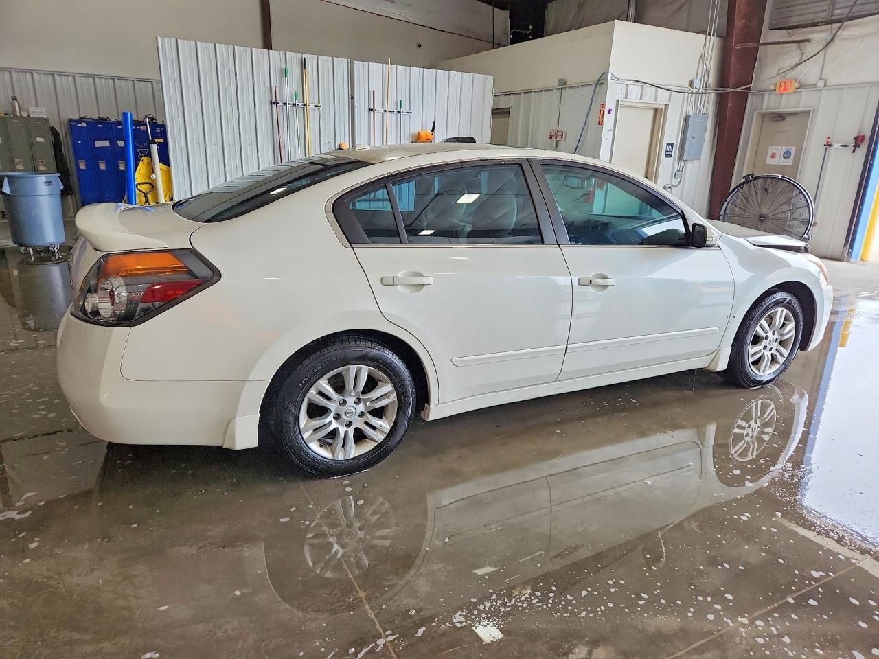 2010 Nissan Altima 2.5 White vin: 1N4AL2APXAN458707