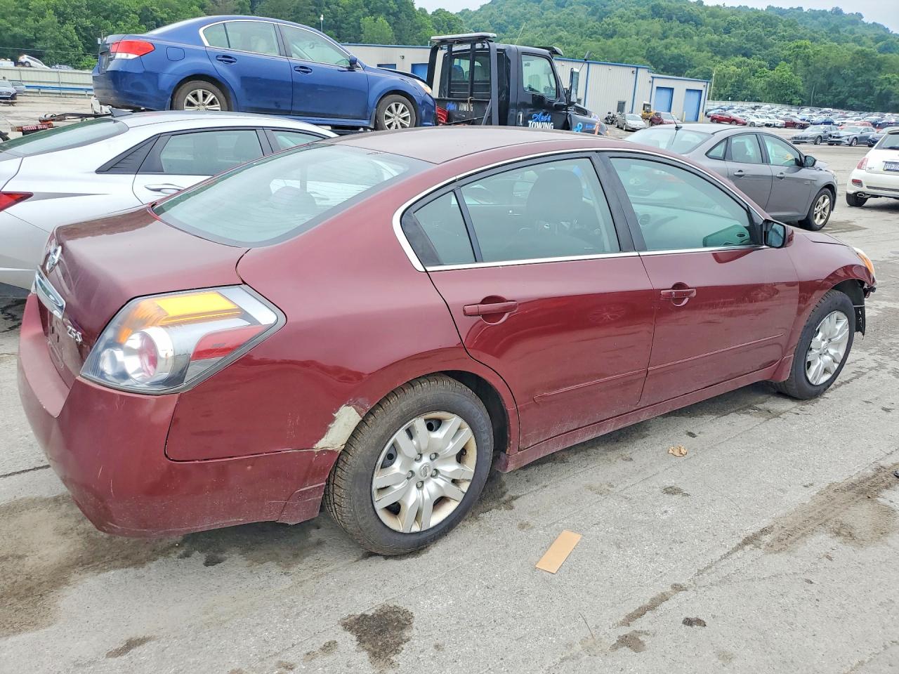 2010 Nissan Altima 2.5 Red vin: 1N4AL2APXAN501653