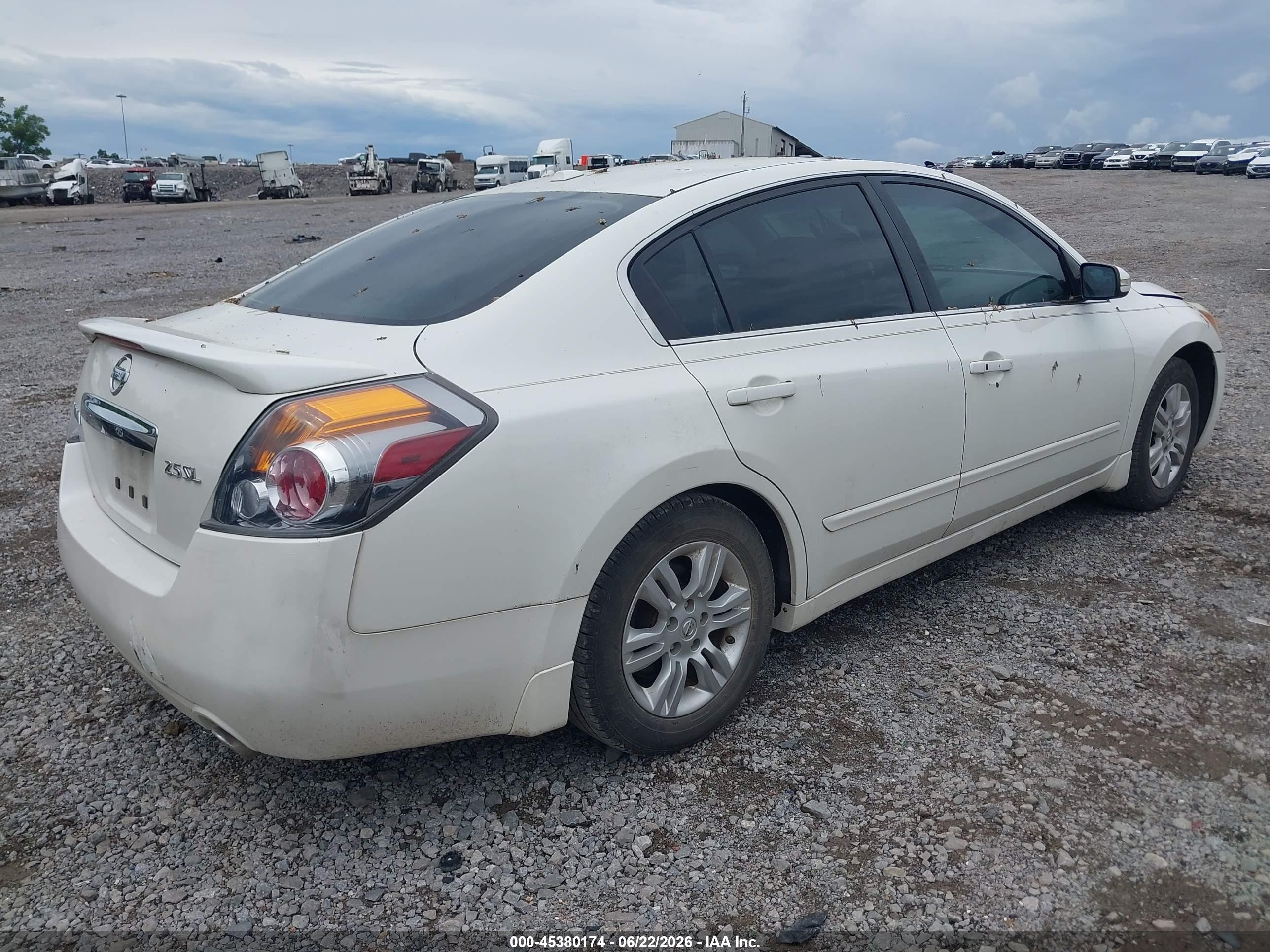 2010 Nissan Altima 2.5 S White vin: 1N4AL2APXAN505752