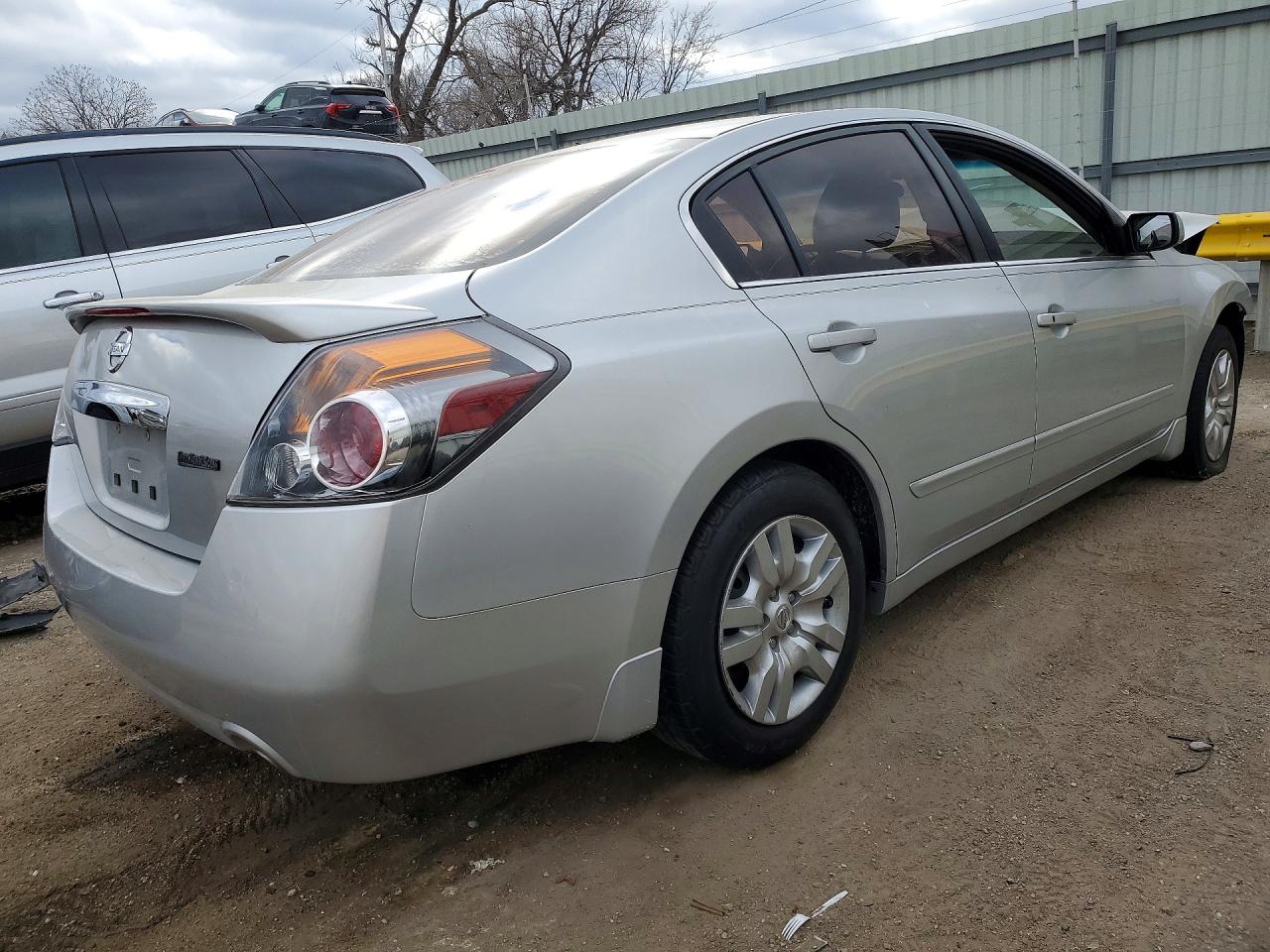 2010 Nissan Altima Base Silver vin: 1N4AL2APXAN526794