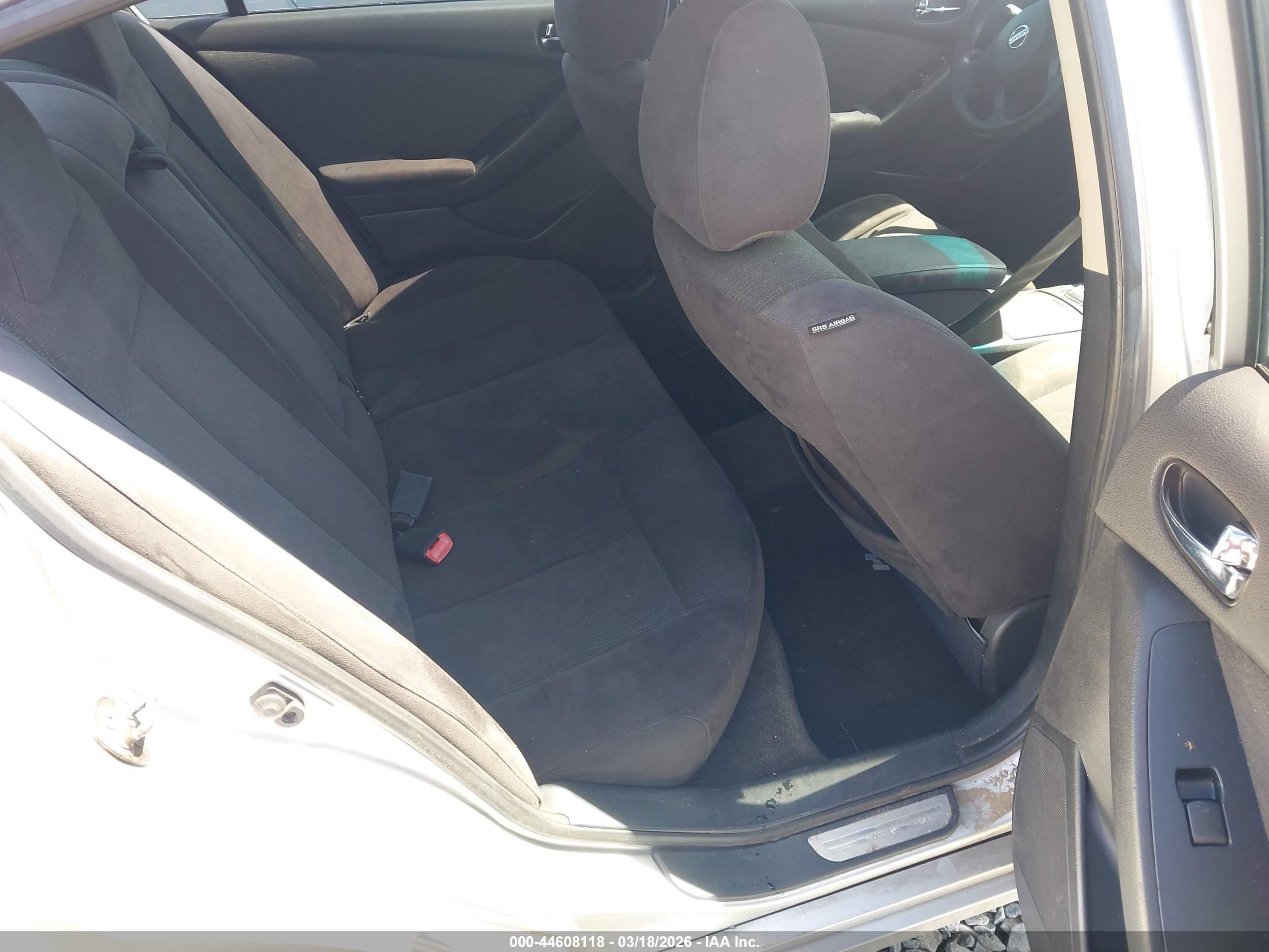 2010 Nissan Altima 2.5 S Silver vin: 1N4AL2APXAN545748